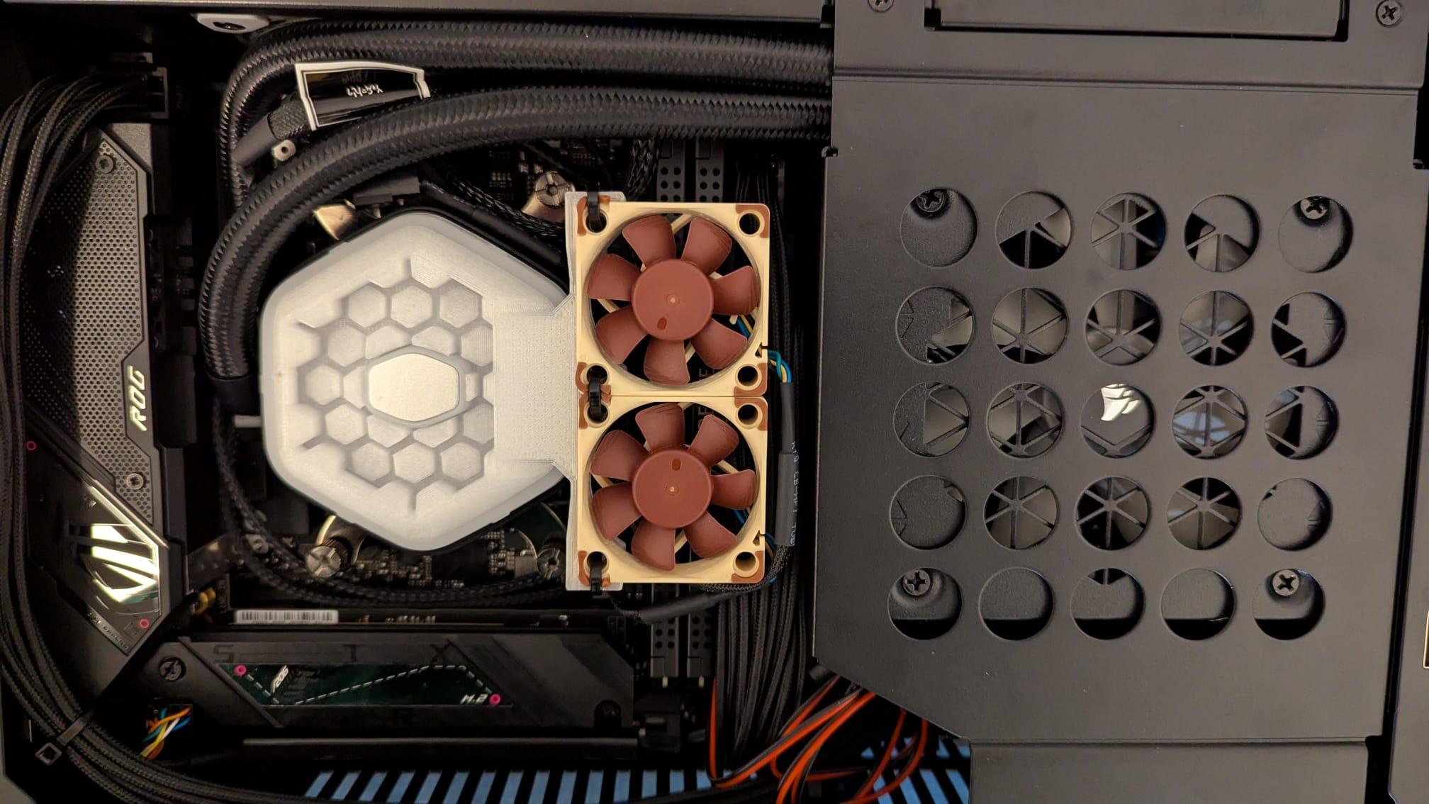 Cooler Master Atmos with memory fan mount