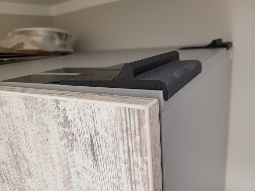 Simple Hangboard Edge ~20mm For Wardrobe