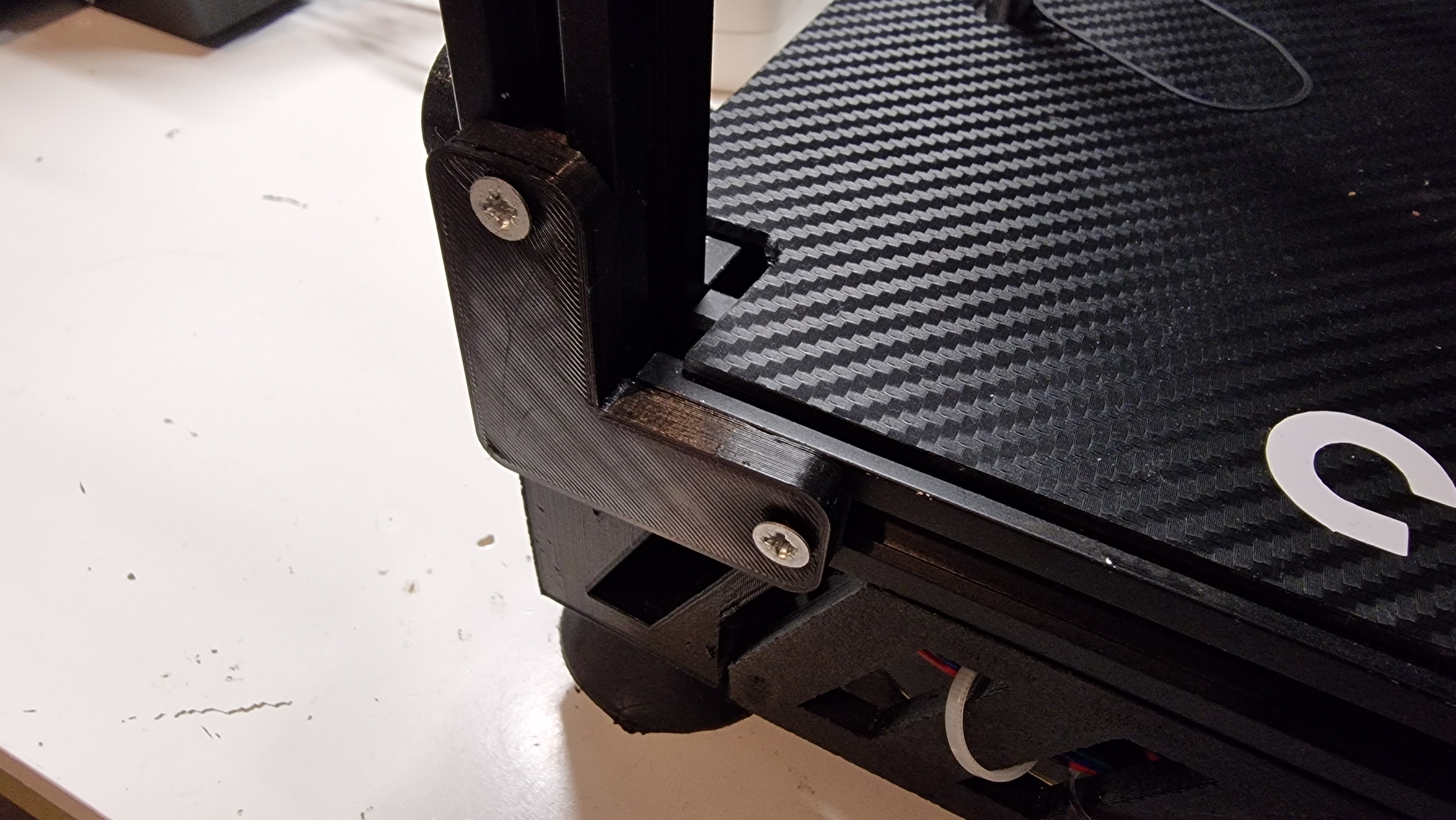Simple external 2020 extrusion corner bracket
