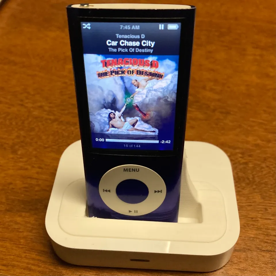 iPod Nano 5th gen adapter for iPod Universal Dock by RxRick