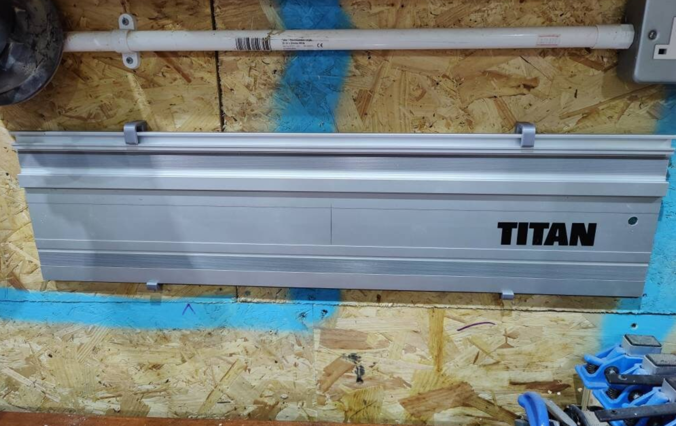 Tracksaw rail wall mount Festool, Makita, Triton pattern rails