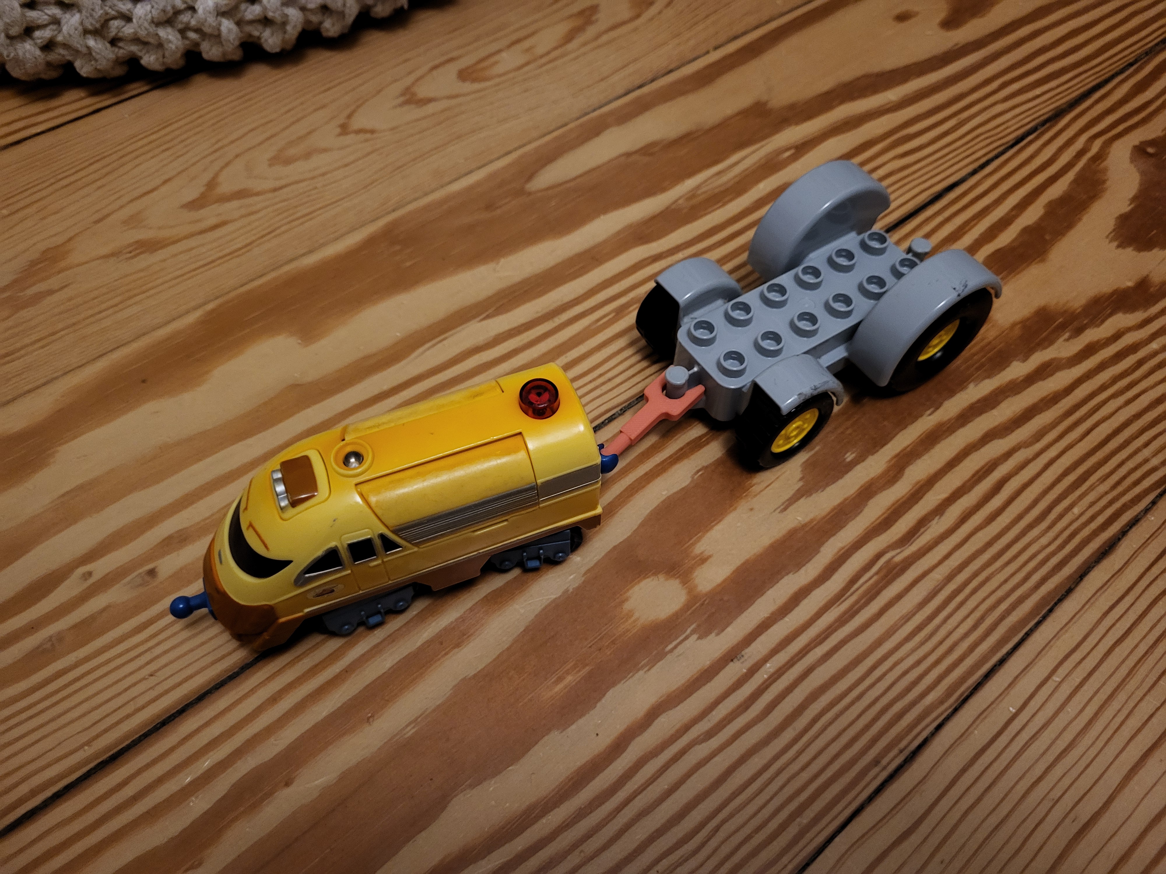 Duplo-to-chuggington train coupler /adapter