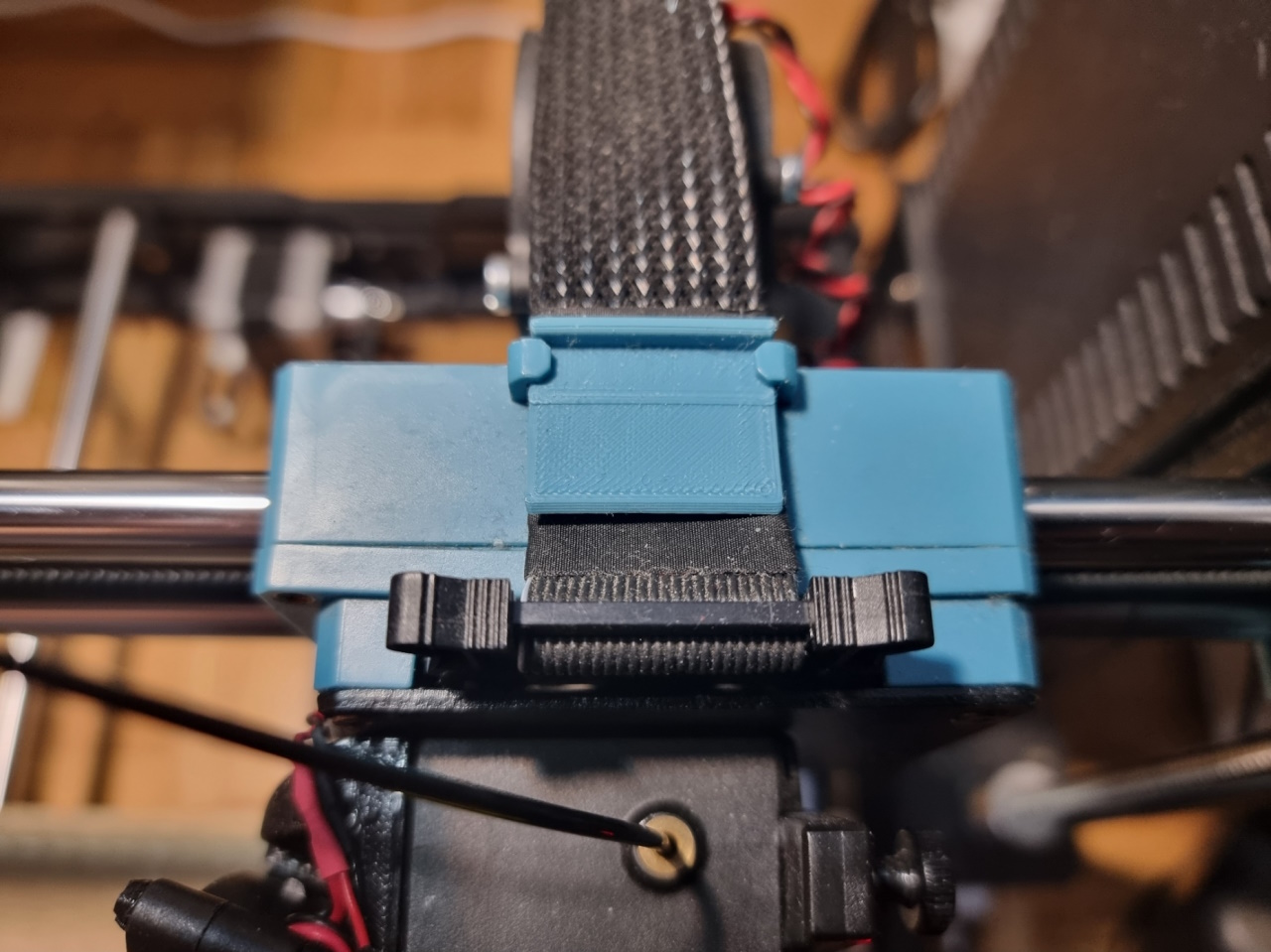 SV06+ printhead ribbon cable clip