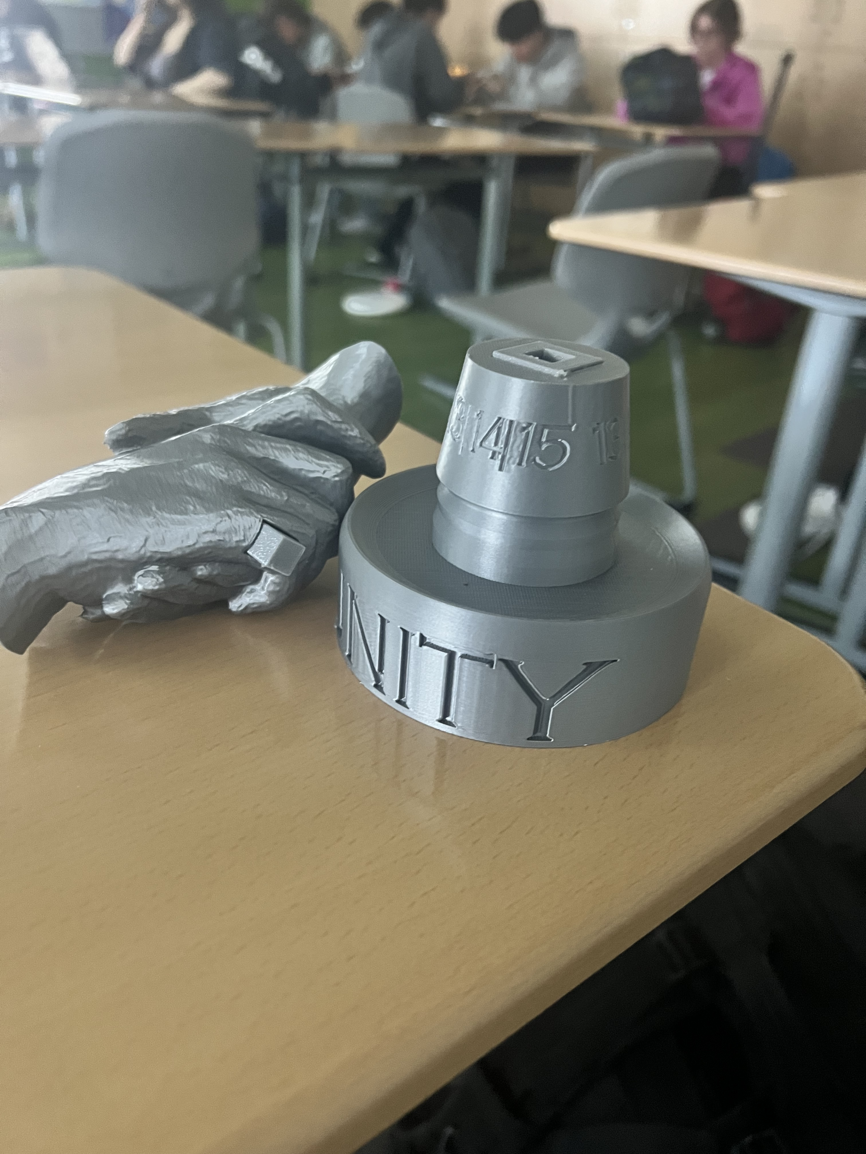 Reconstruction Handshake Memorial — miniatura 2