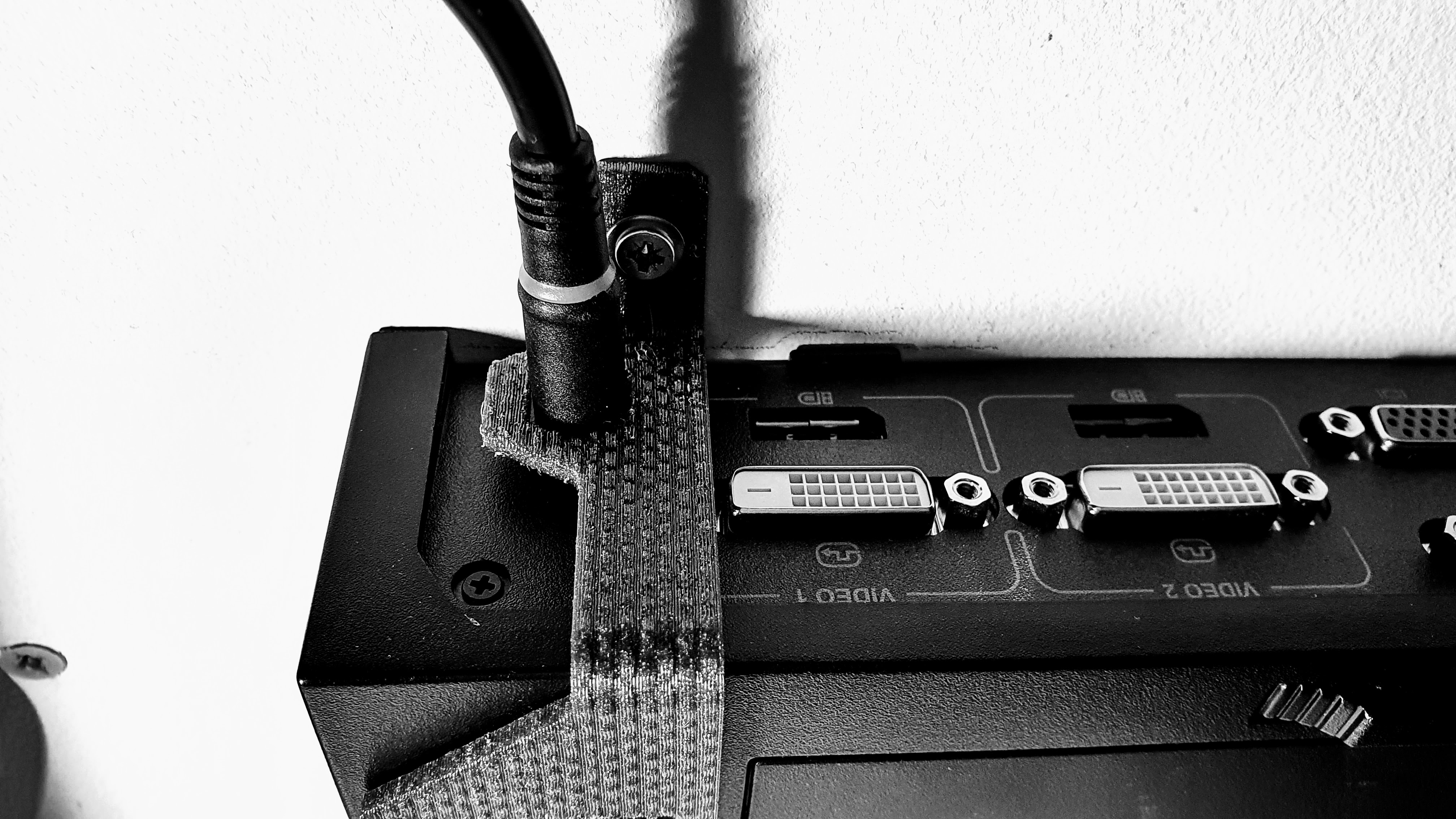 WALL HANGER FOR DELL DOCKING STATION