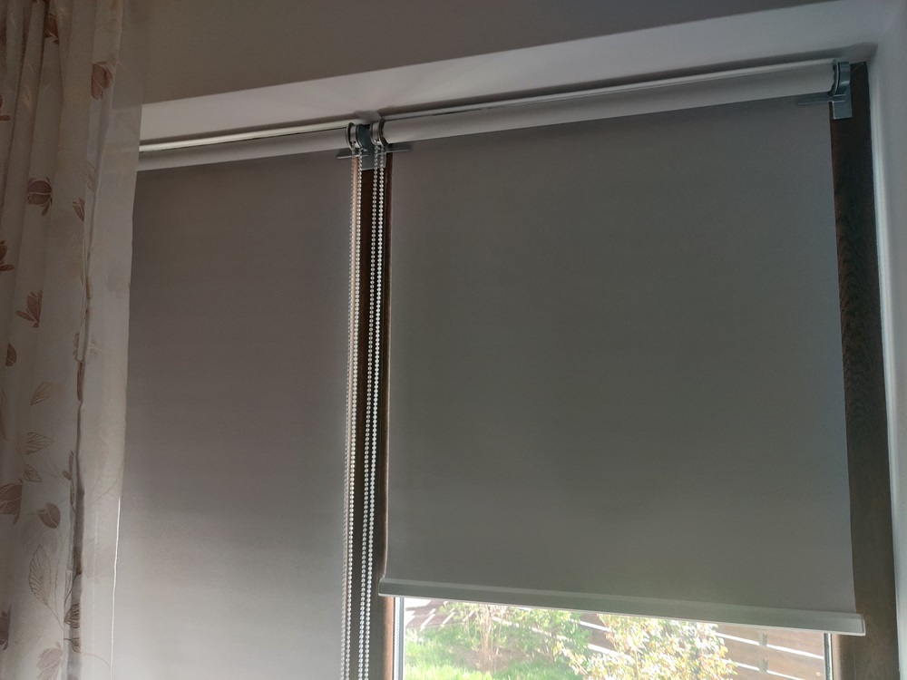 Gapless window roller blinds support — miniatura 4