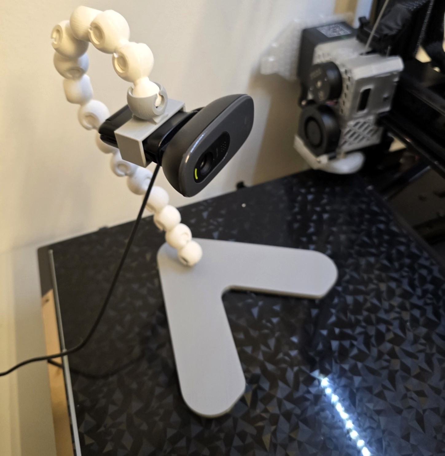 Ball and Socket Mount compatible Logitech C270 Holder for complete Device