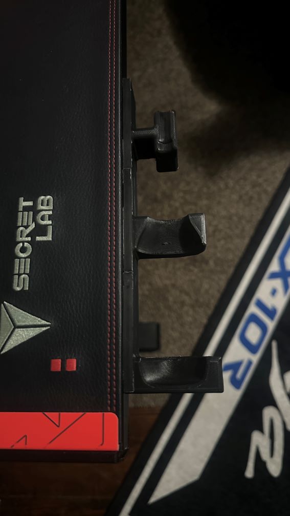 LTT Screwdriver Holder, Secretlab Magnus Pro Desk