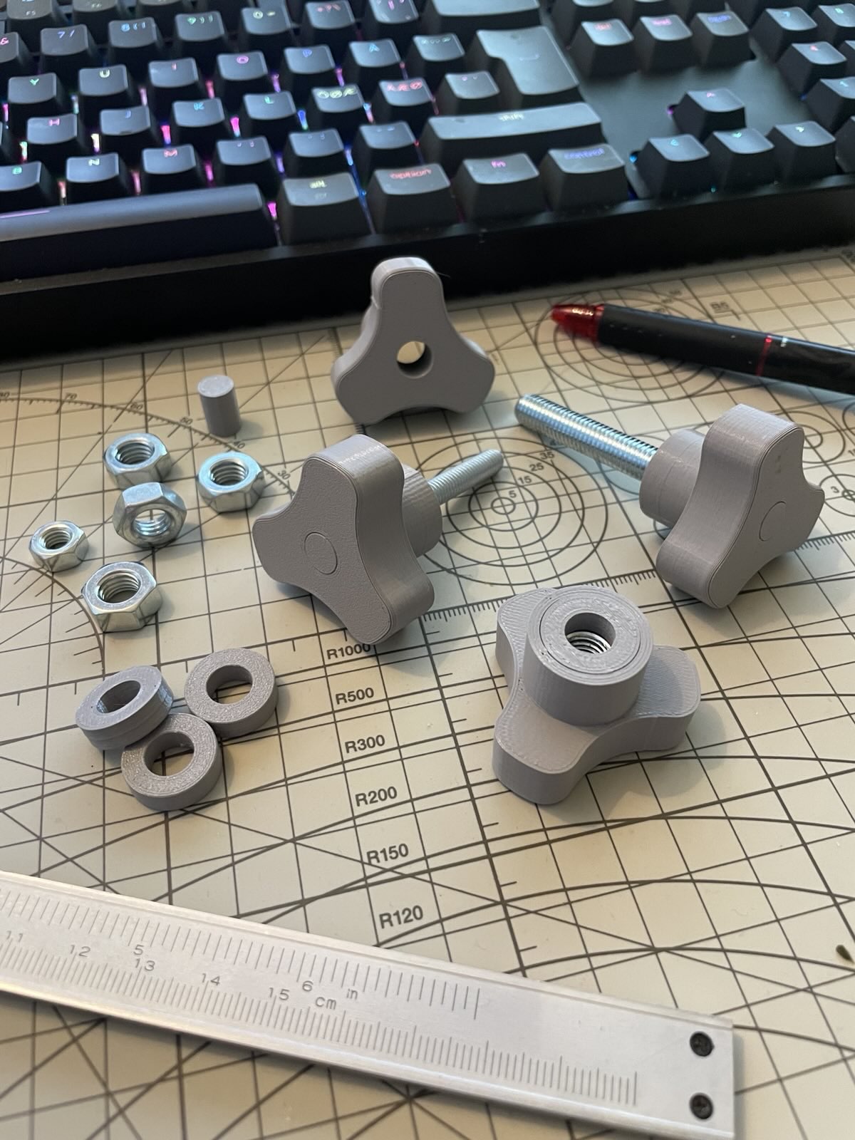 All-in-One – Triangle Knob / Star Knob for M6 & M8 bolt or nut