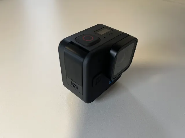 GoPro 11 mini side door