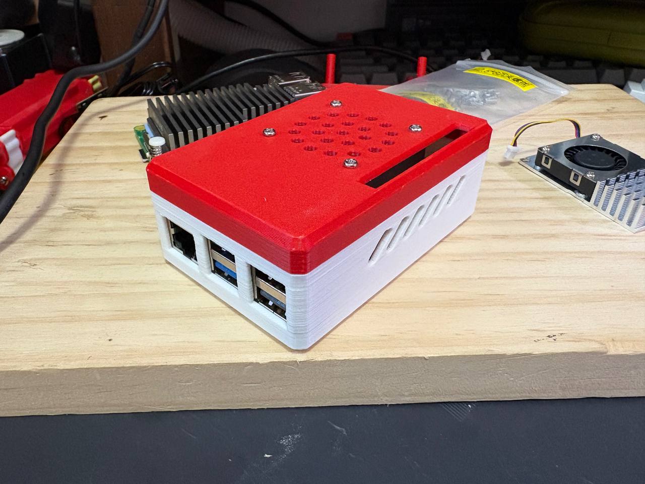 Raspberry Pi 5 case with thick thermal and 4010 fan