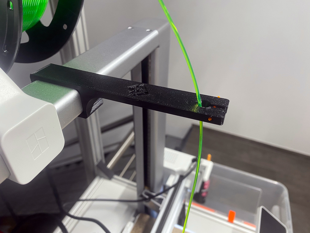 Bambu A1 Plug-On Filament Guide with Secure Lock (A1 Aufsteck-Filamentführung)