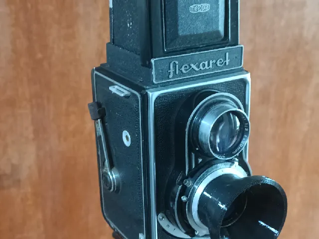 Flexaret III Lens Shade