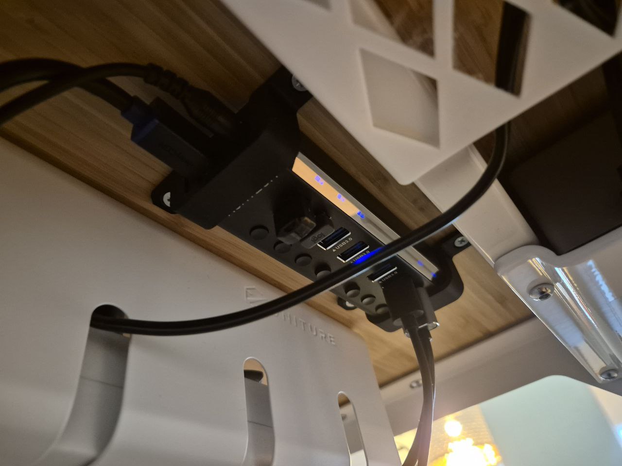 USB Hub Holder (RSHTECH RSH-A37S) — thumbnail 2