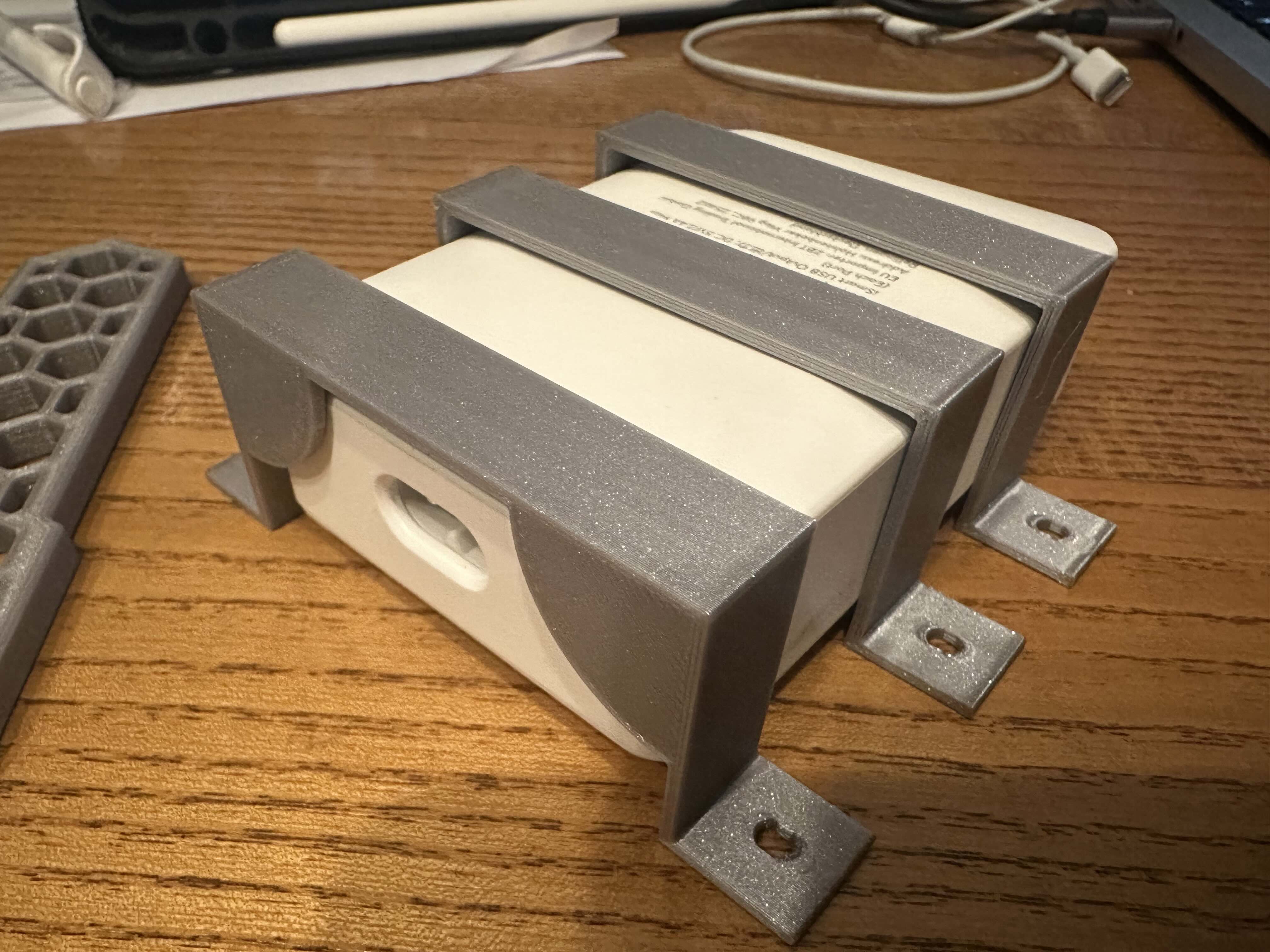 Montage brackets for RAVPower RP-PC028