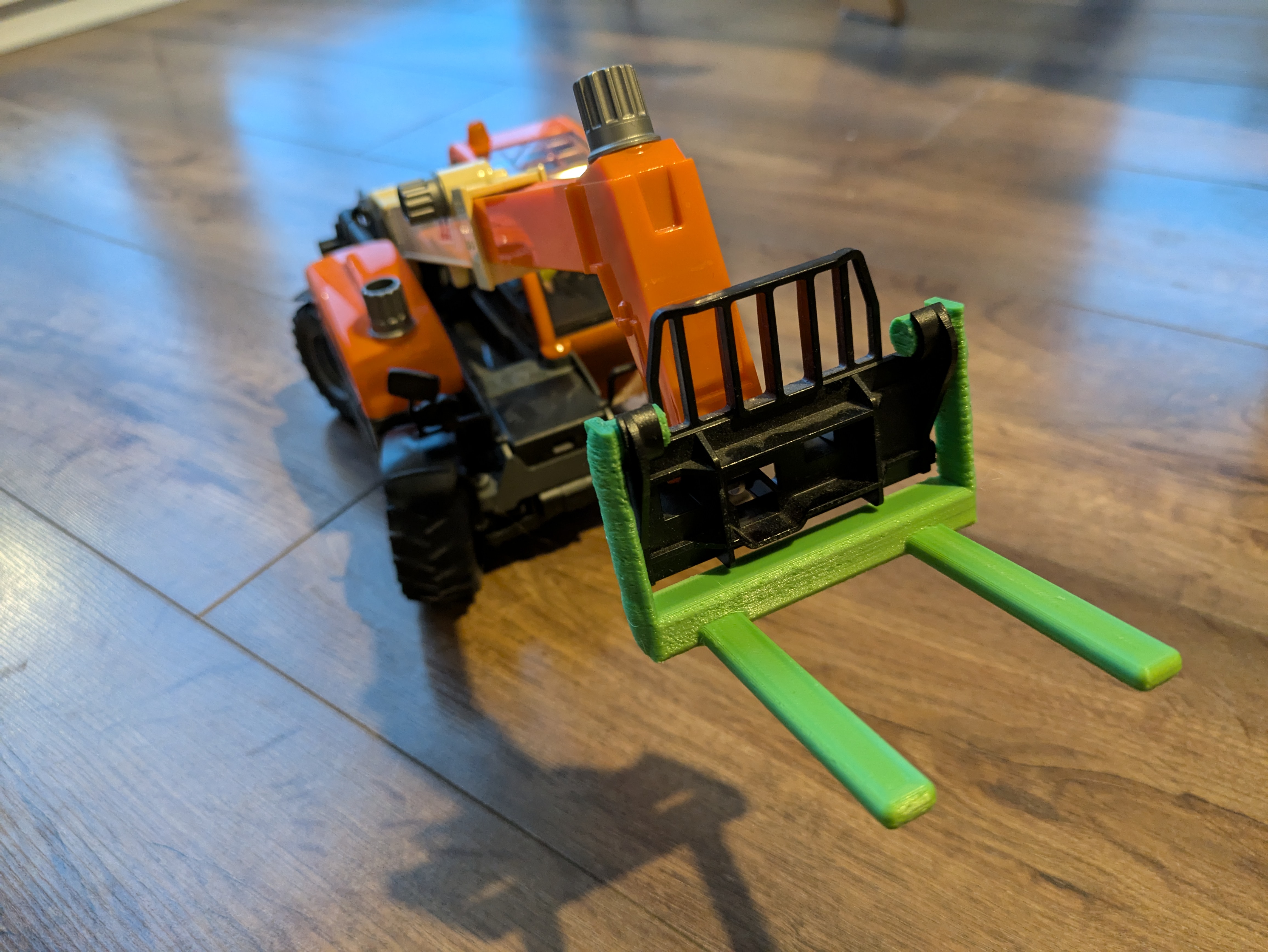 Fork for Bruder telescopic loader (strengthened sides)