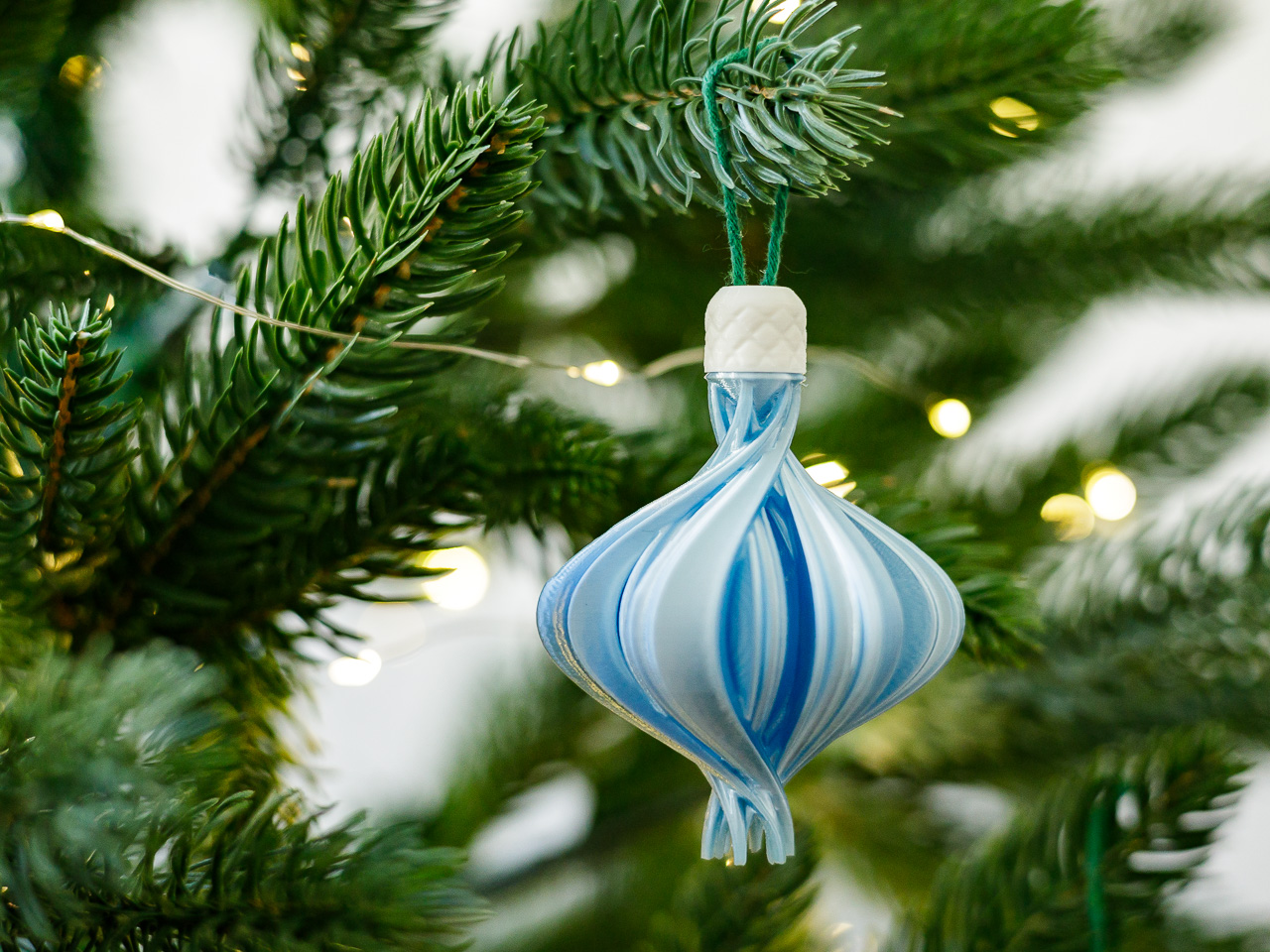 Twisted Bauble Ball Christmas Tree Ornament V2