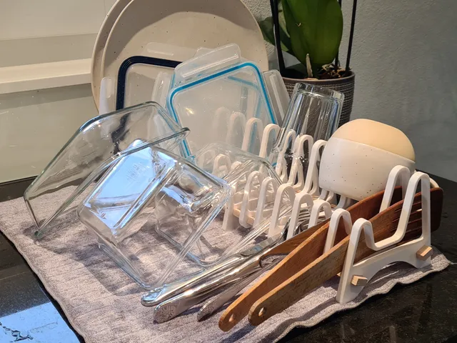Dish drainer, dish draining rack (Geschirr-Abtropfgestell)