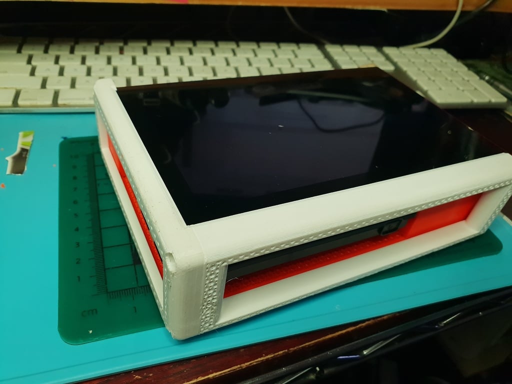 Latte Alpha 7" Display Case
