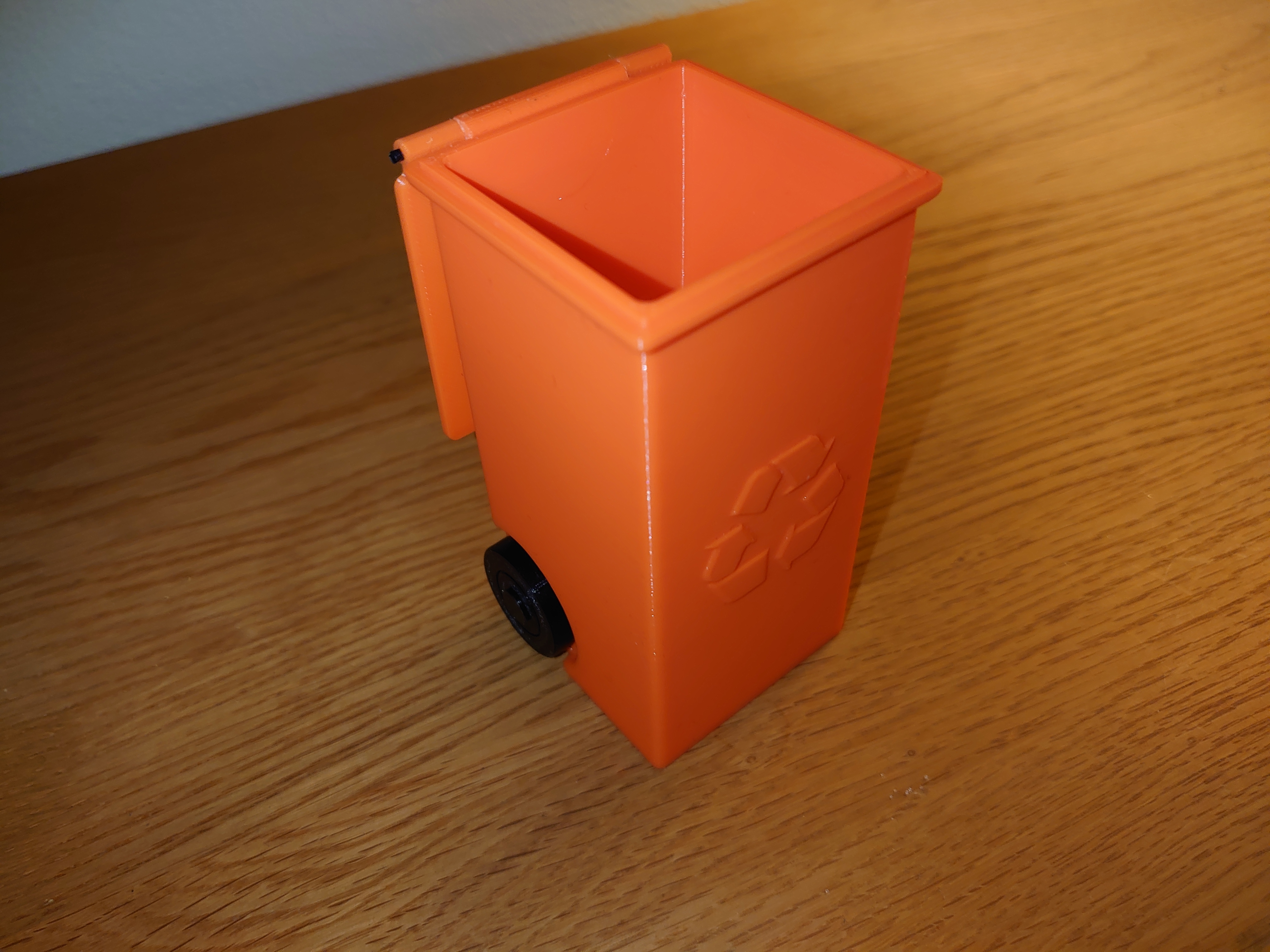 Miniatura 2 do modelo 3D Toy Trash/Garbage Bin