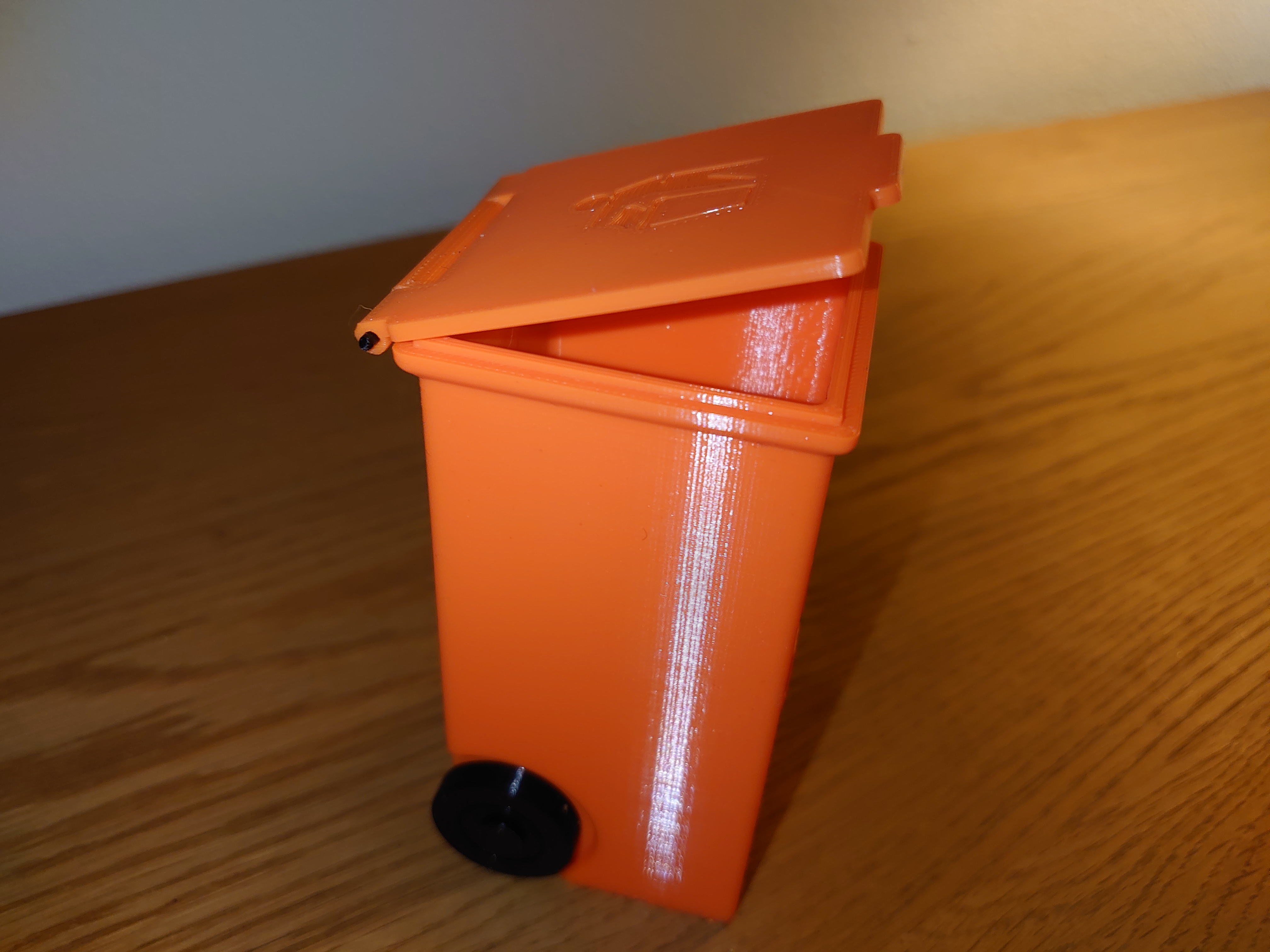 Miniatura 5 do modelo 3D Toy Trash/Garbage Bin