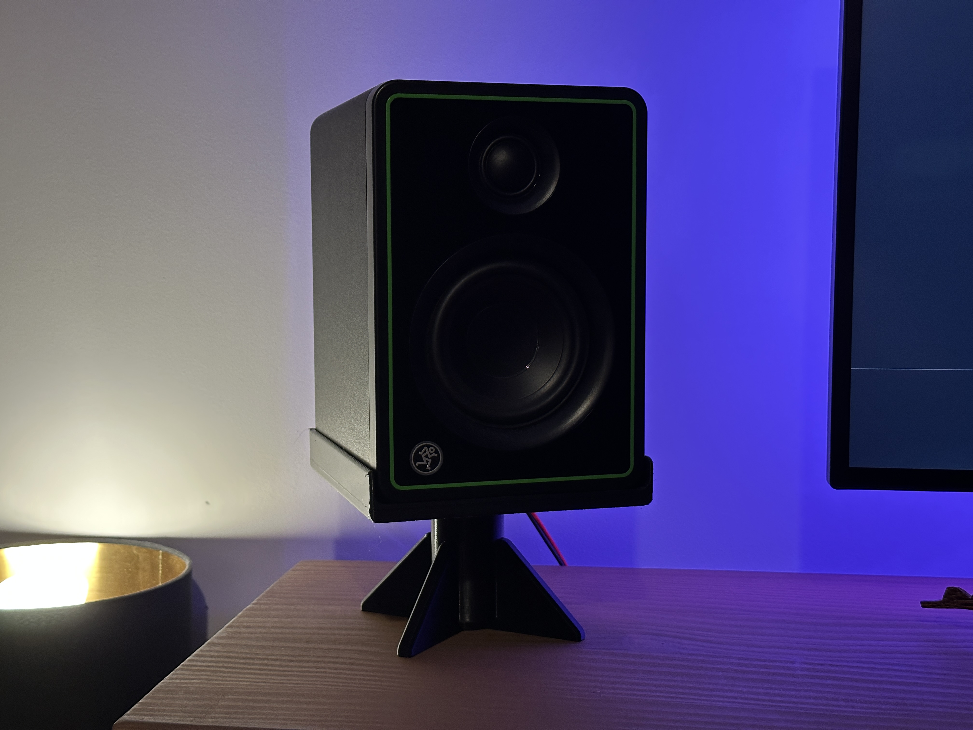 Mackie CR3-X speaker stand