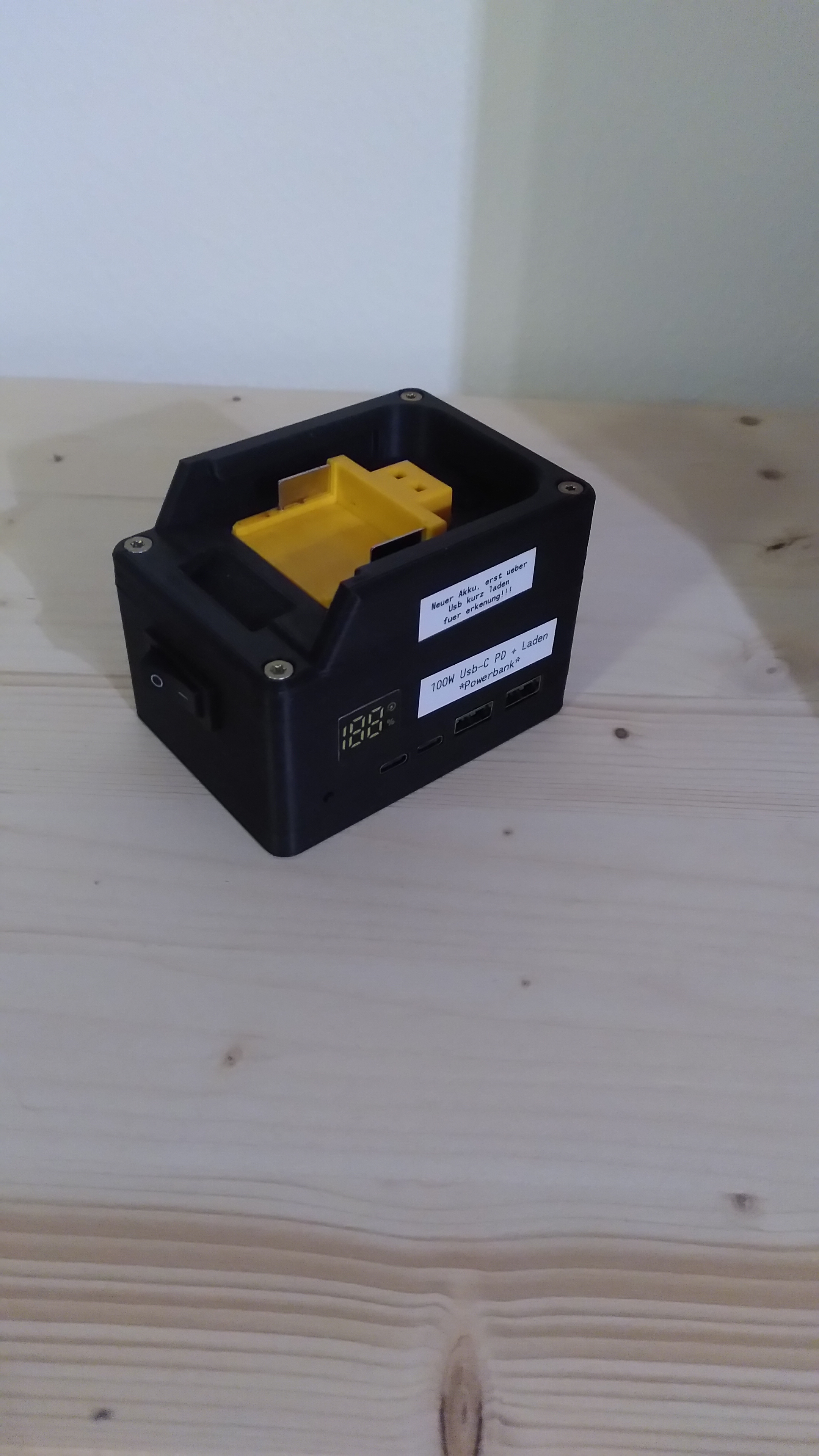 Makita 18V Akku USB-C 100W 2000 Lade Adapter