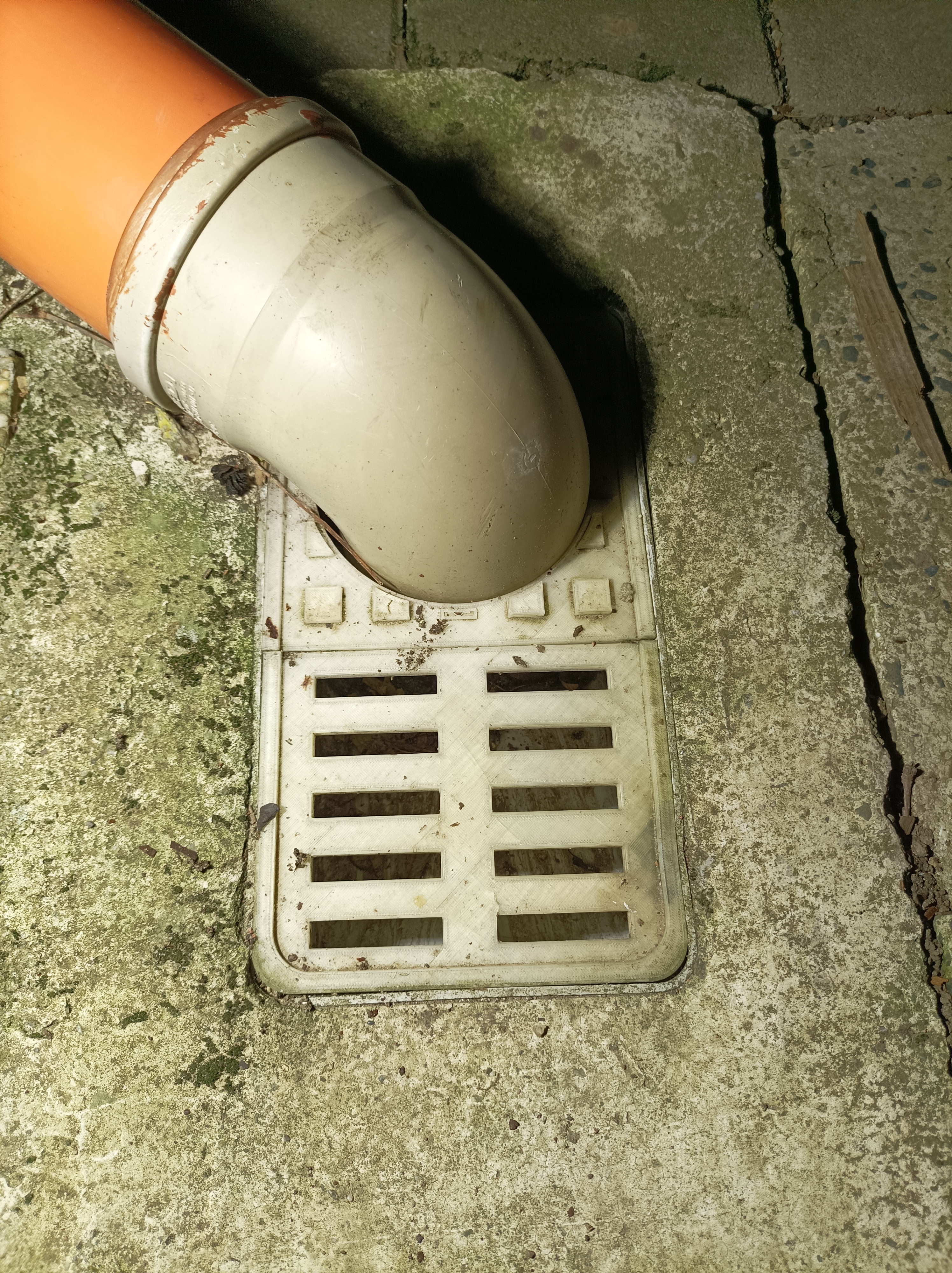 Cover for Gutter sedimentation tank