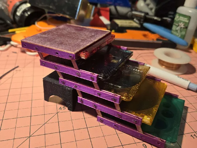 Expanding MiniDisc Case