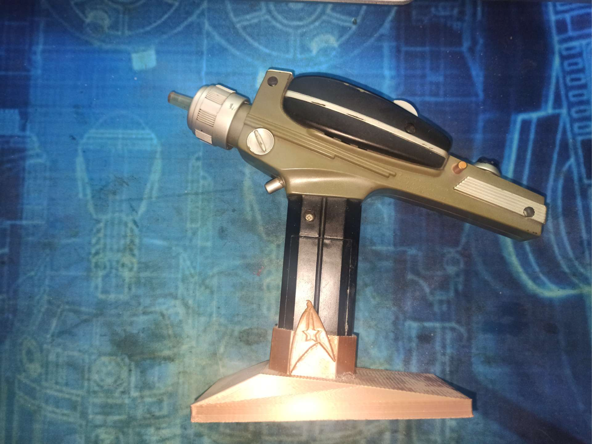 Stand 4 TOS Phaser.