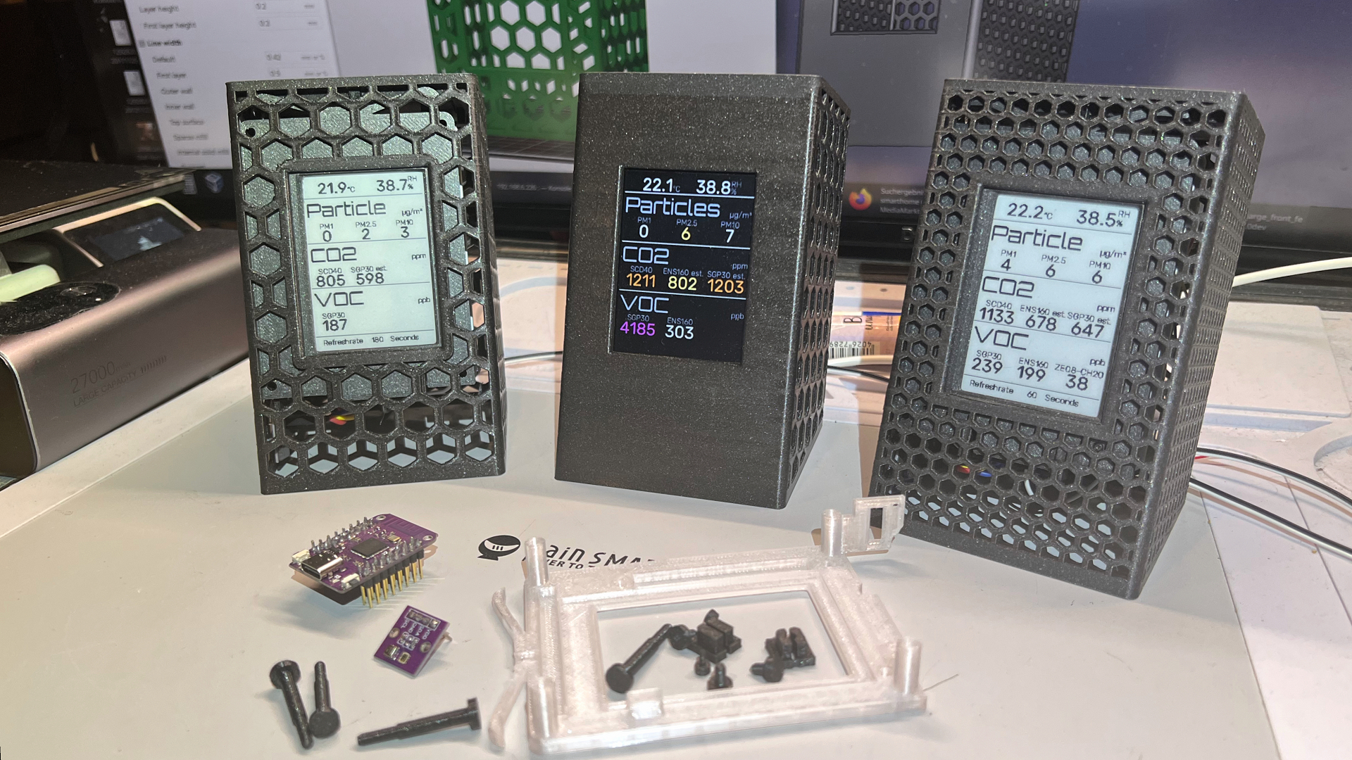 Complete remix Sensorbox: E-Paper, LCD, better temperature, easier to assemble, no screws on front