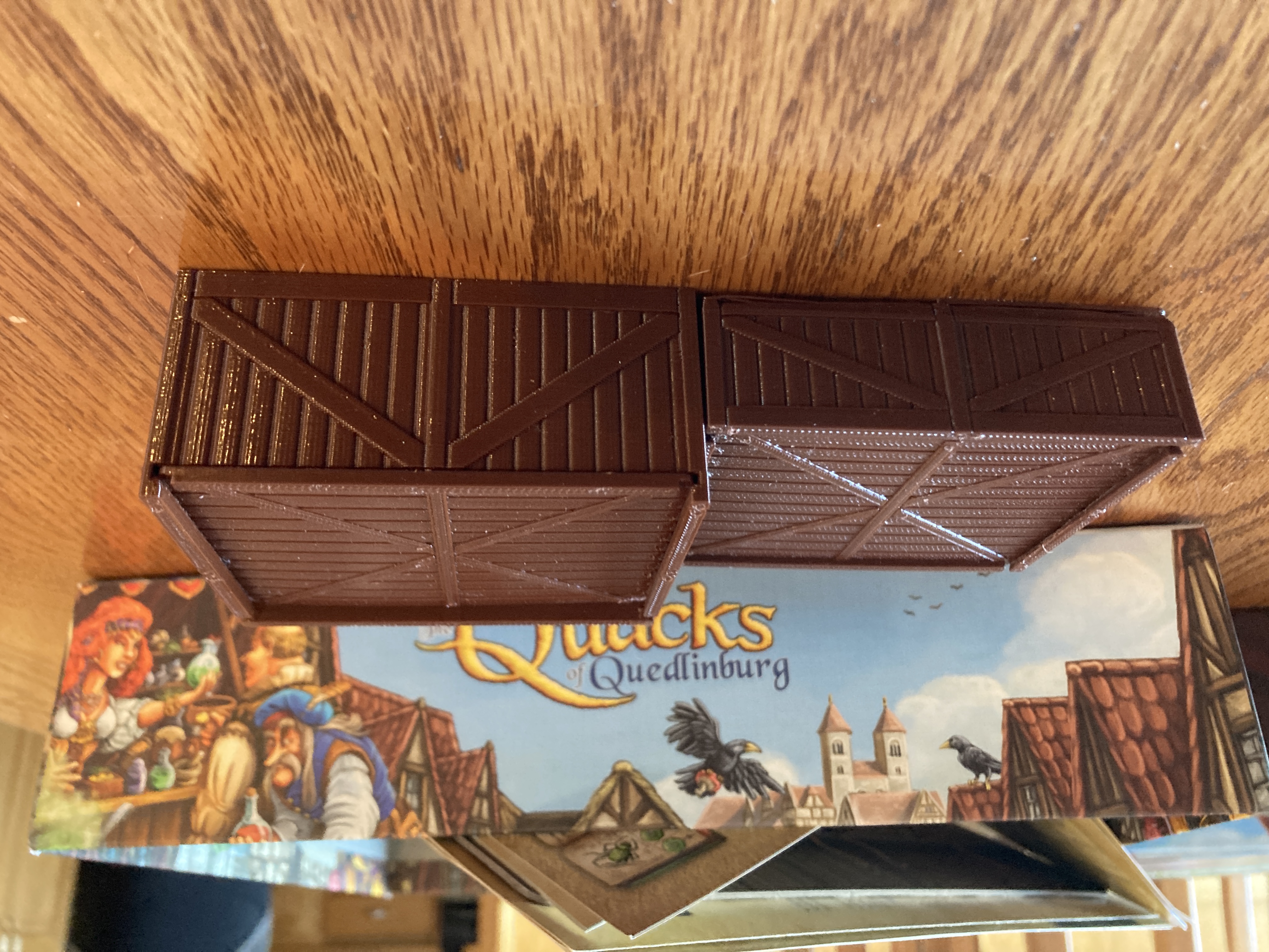 Quacks box, flat and taller