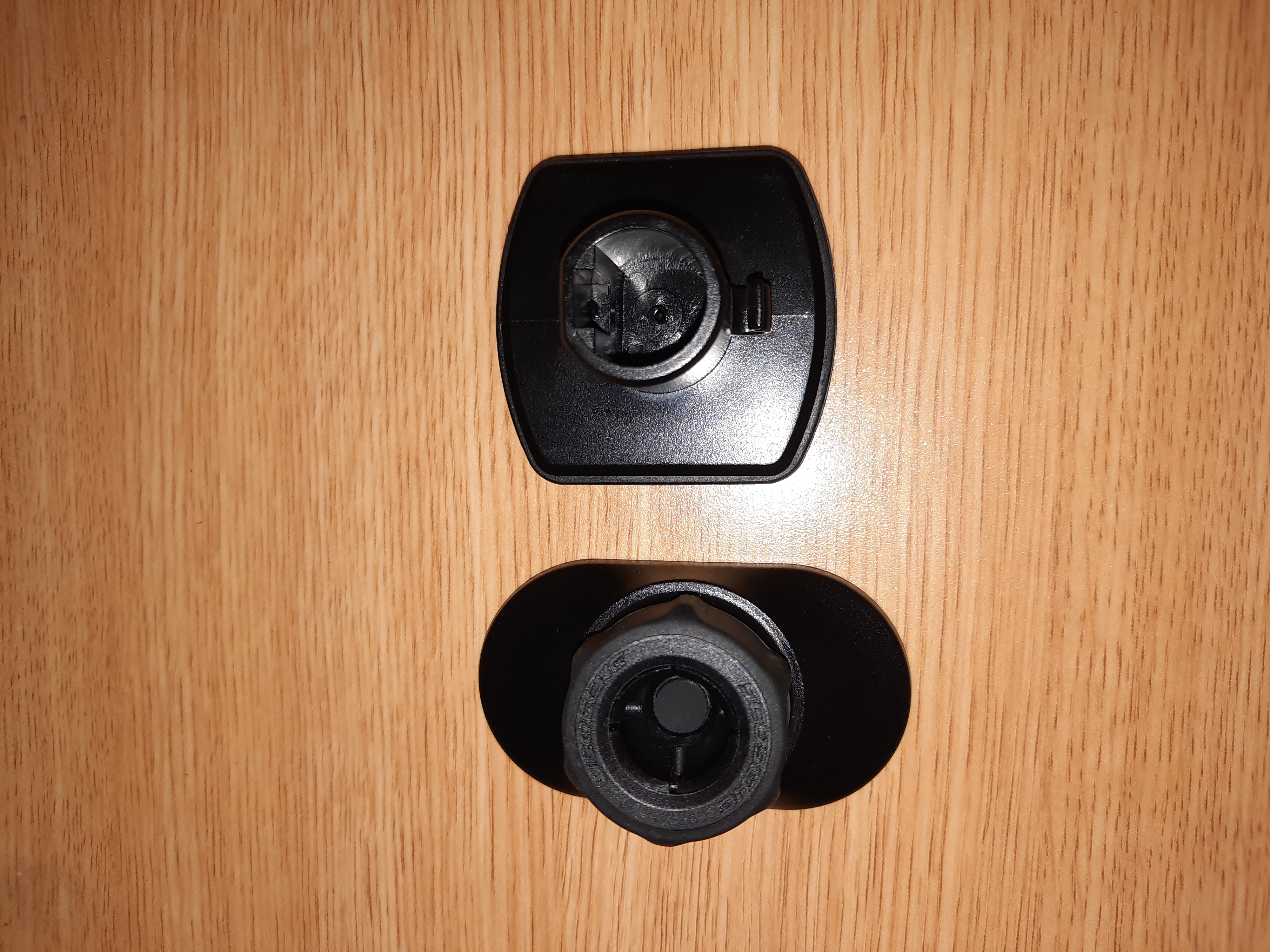 Scosche Magnet to cupholder bracket