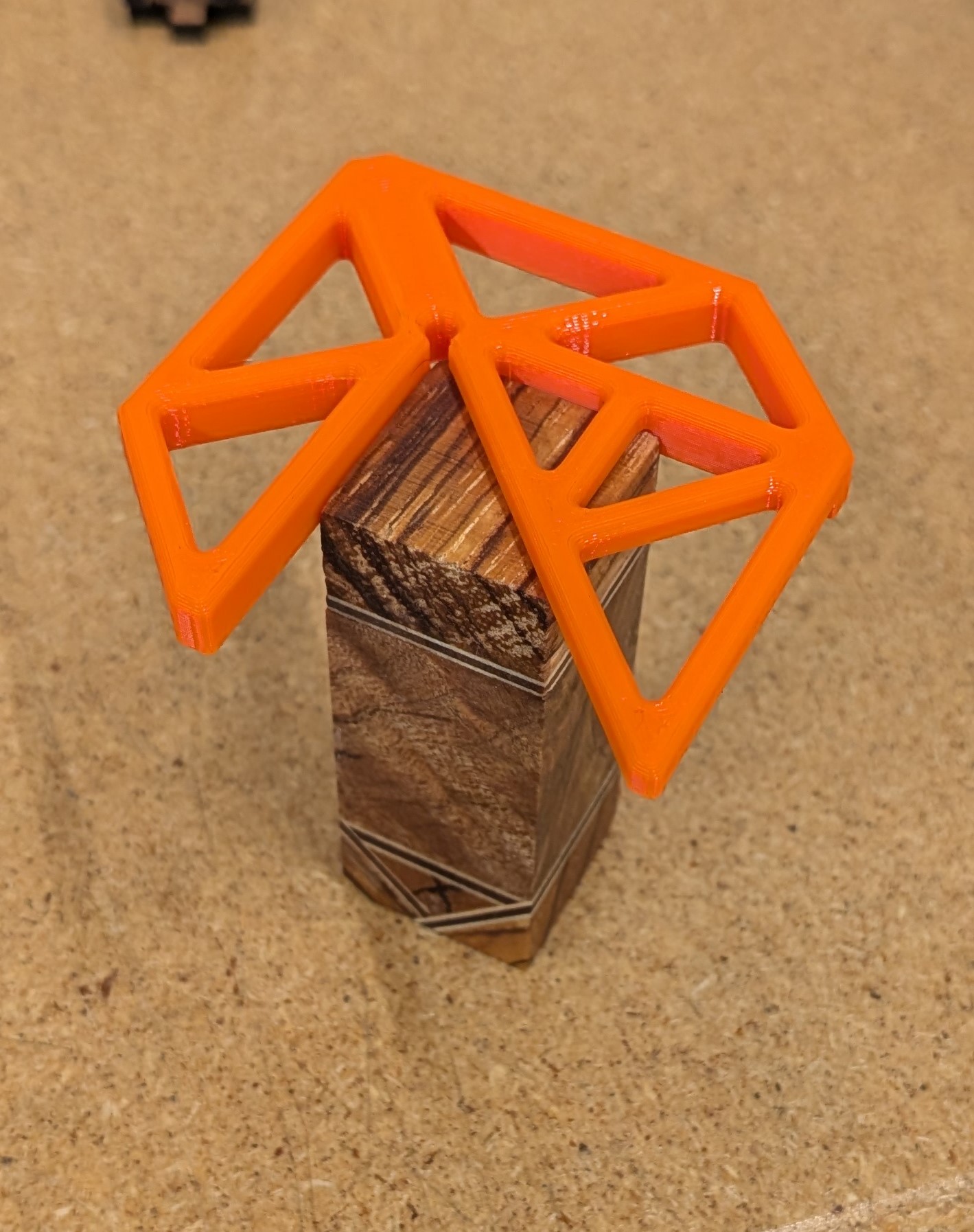 Another center finder for square or round items
