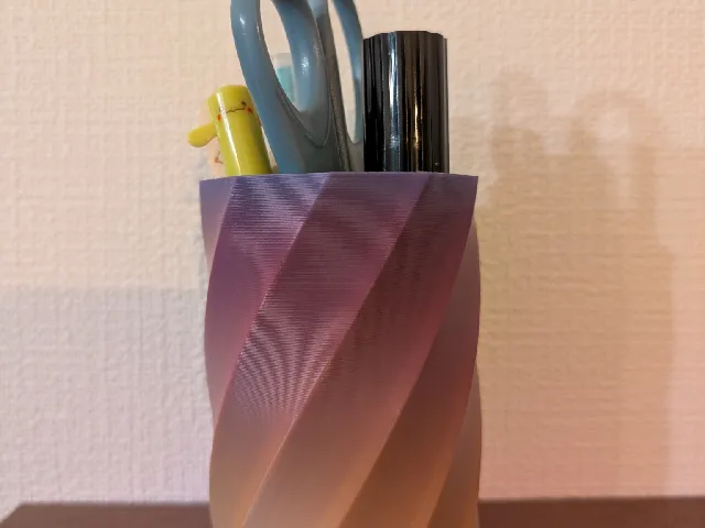Twisted Pen Holder