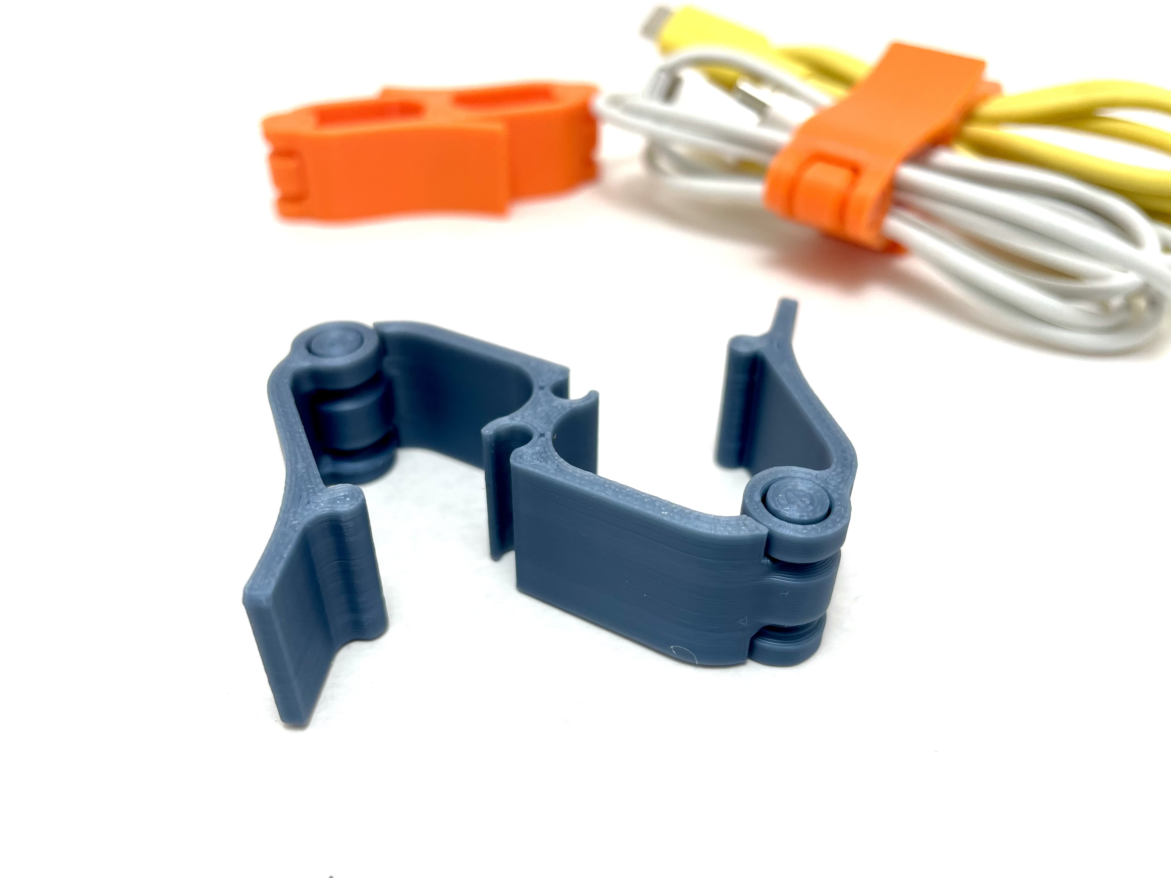 Miniatura 2 do modelo 3D Multi-cable organizer