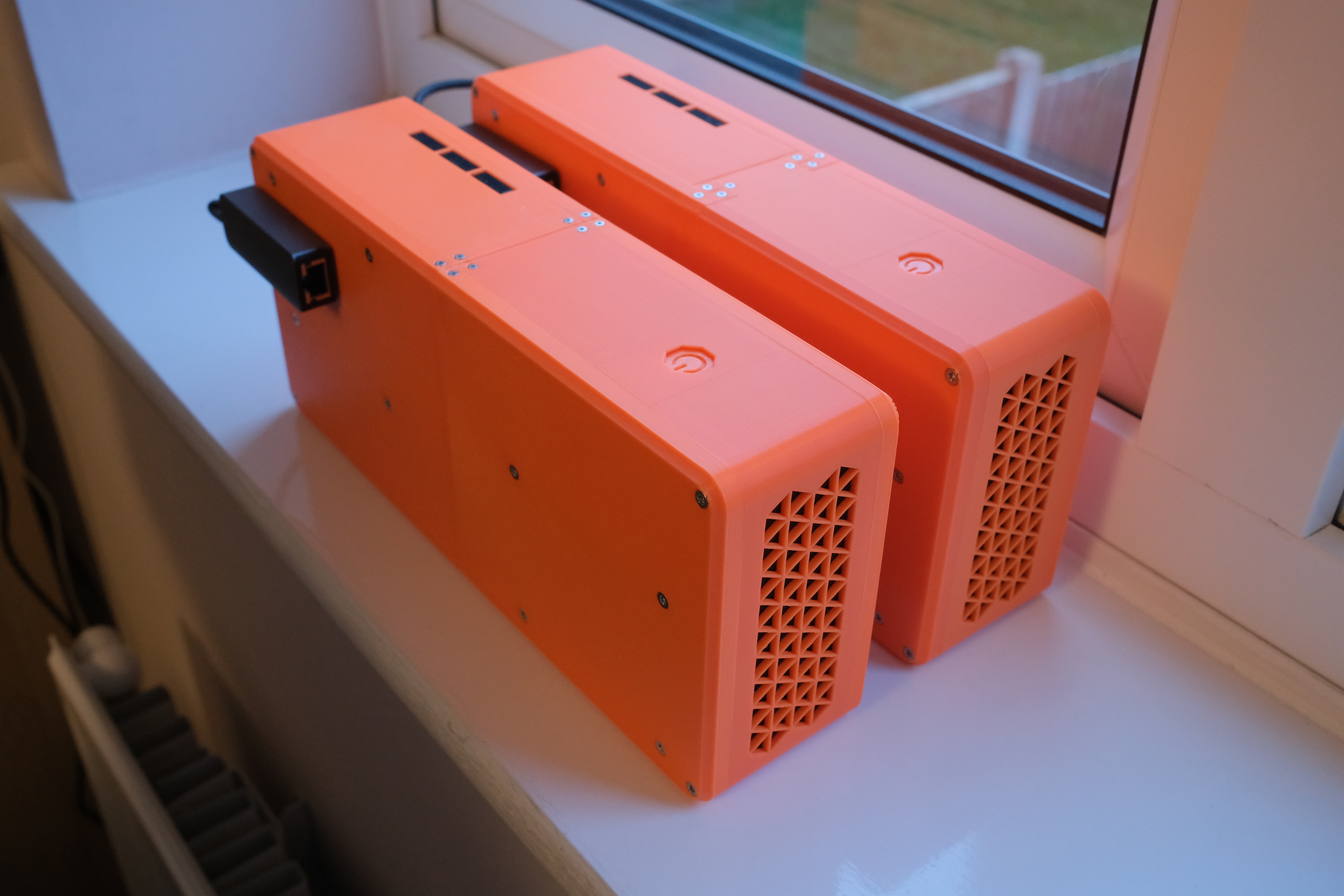 Framework NAS/media server with battery backup