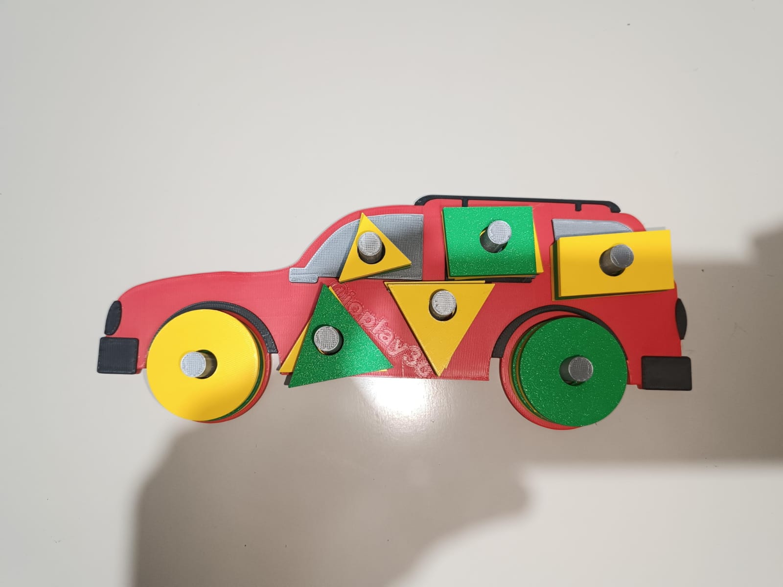 CARRO PEDAGÓGICO COM FORMAS GEOMÉTRICAS