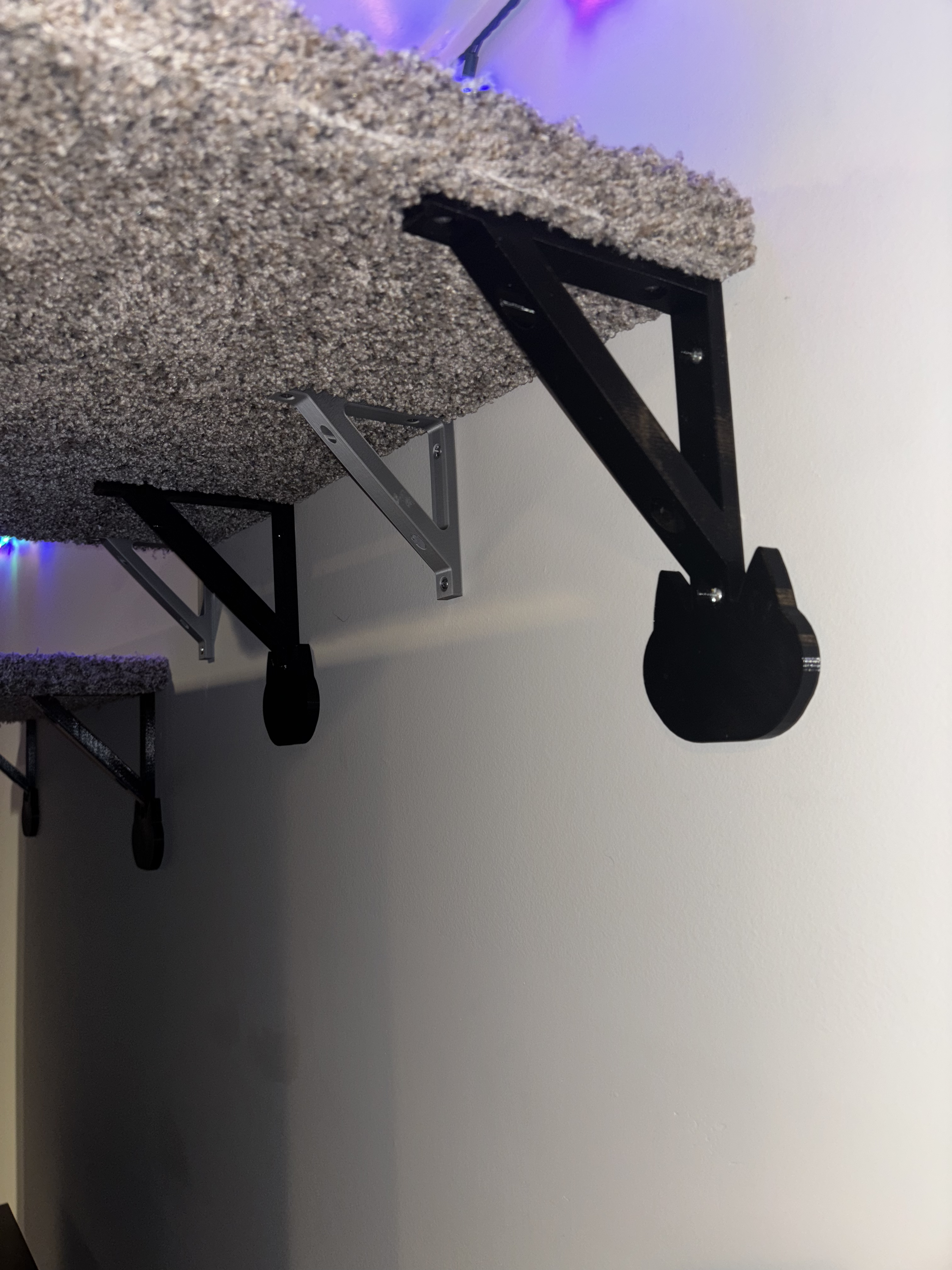 Cat Shelf Bracket