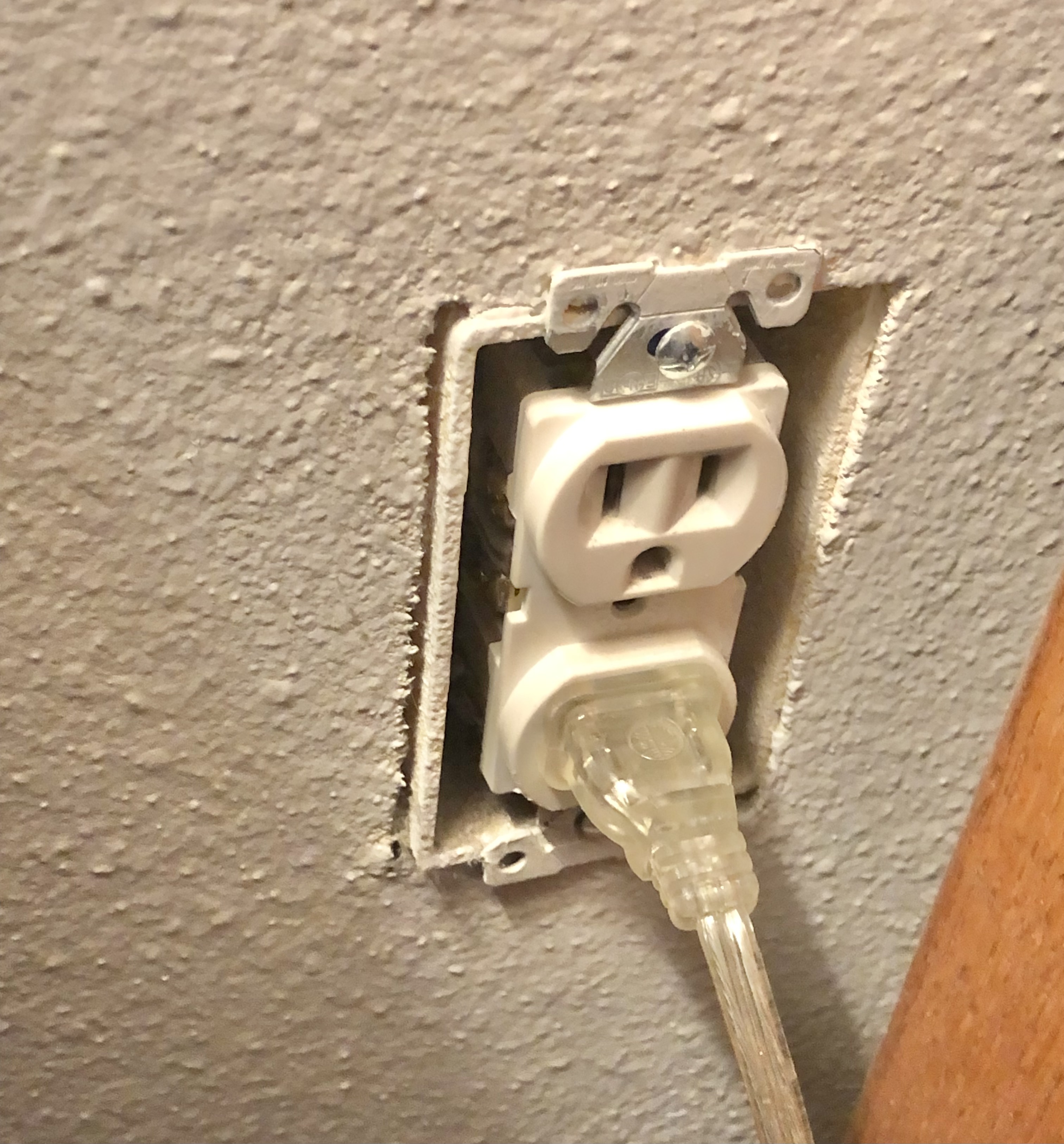Spacer for Multi Plug Outlet — miniatura 3