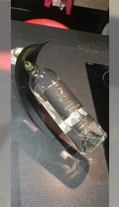 Soporte antigravedad para botella de vino