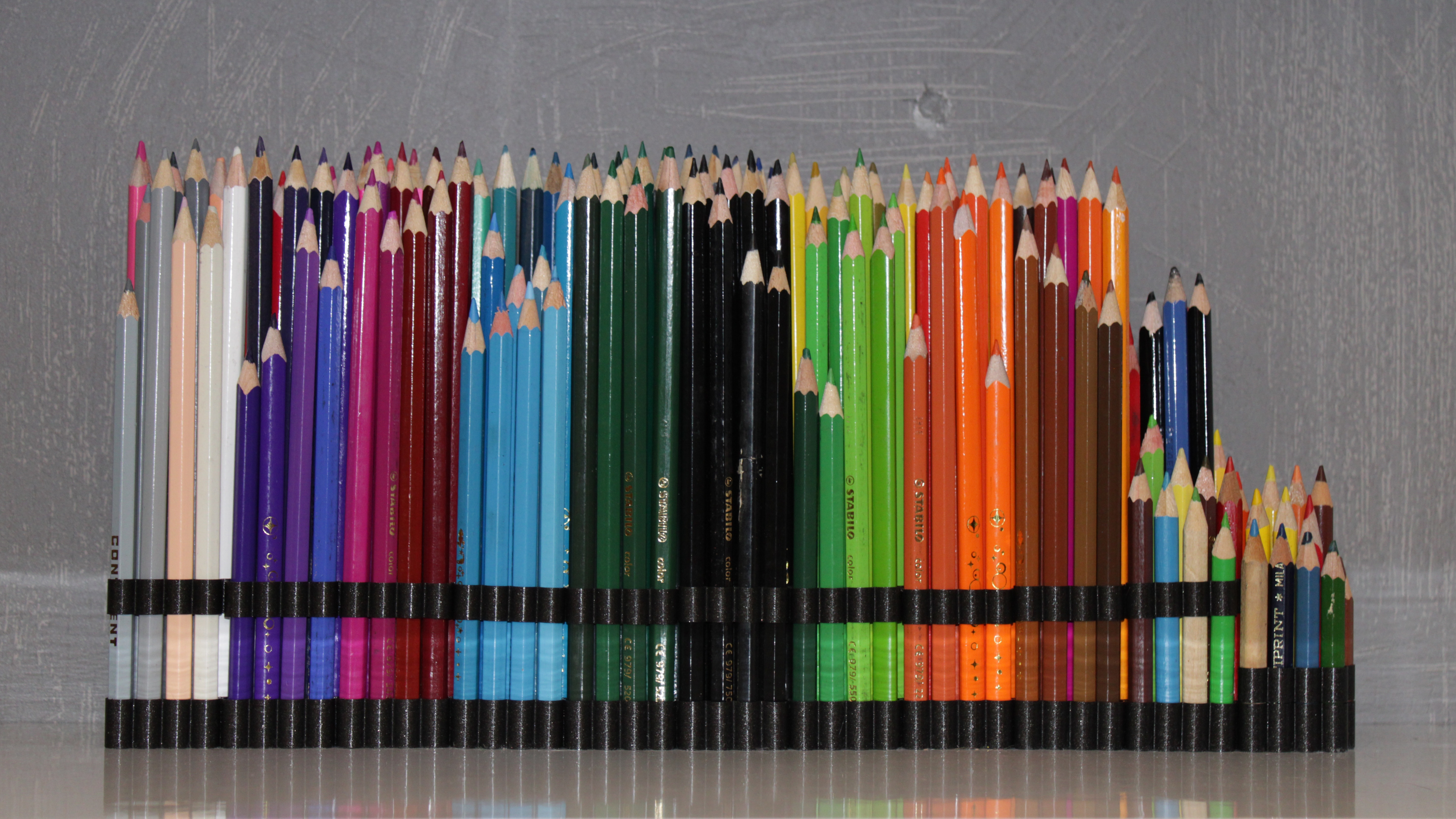 Vase Pencil-Holder (16 individual, linkable)