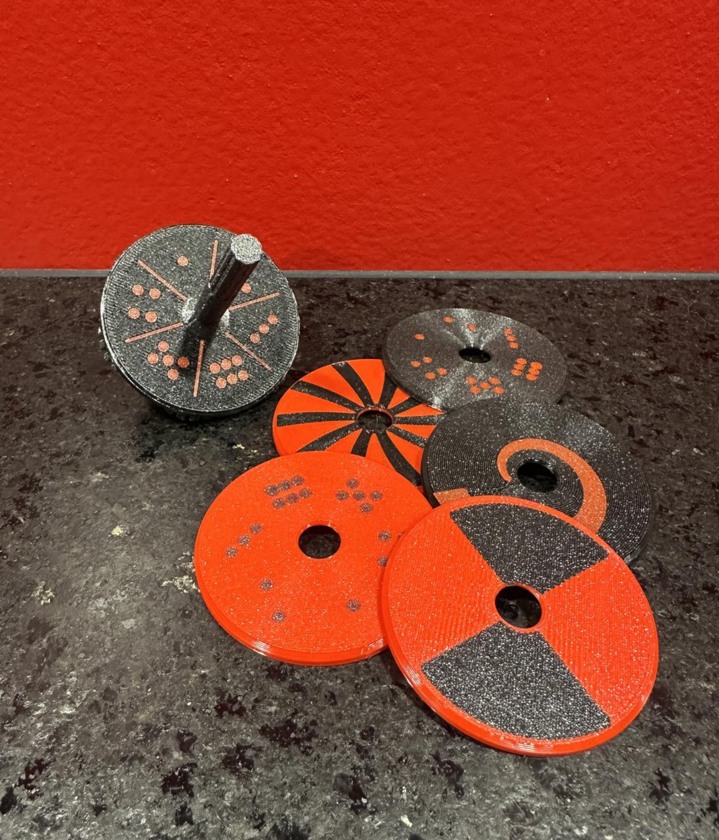Spinning top, interchangeable pattern — thumbnail 2