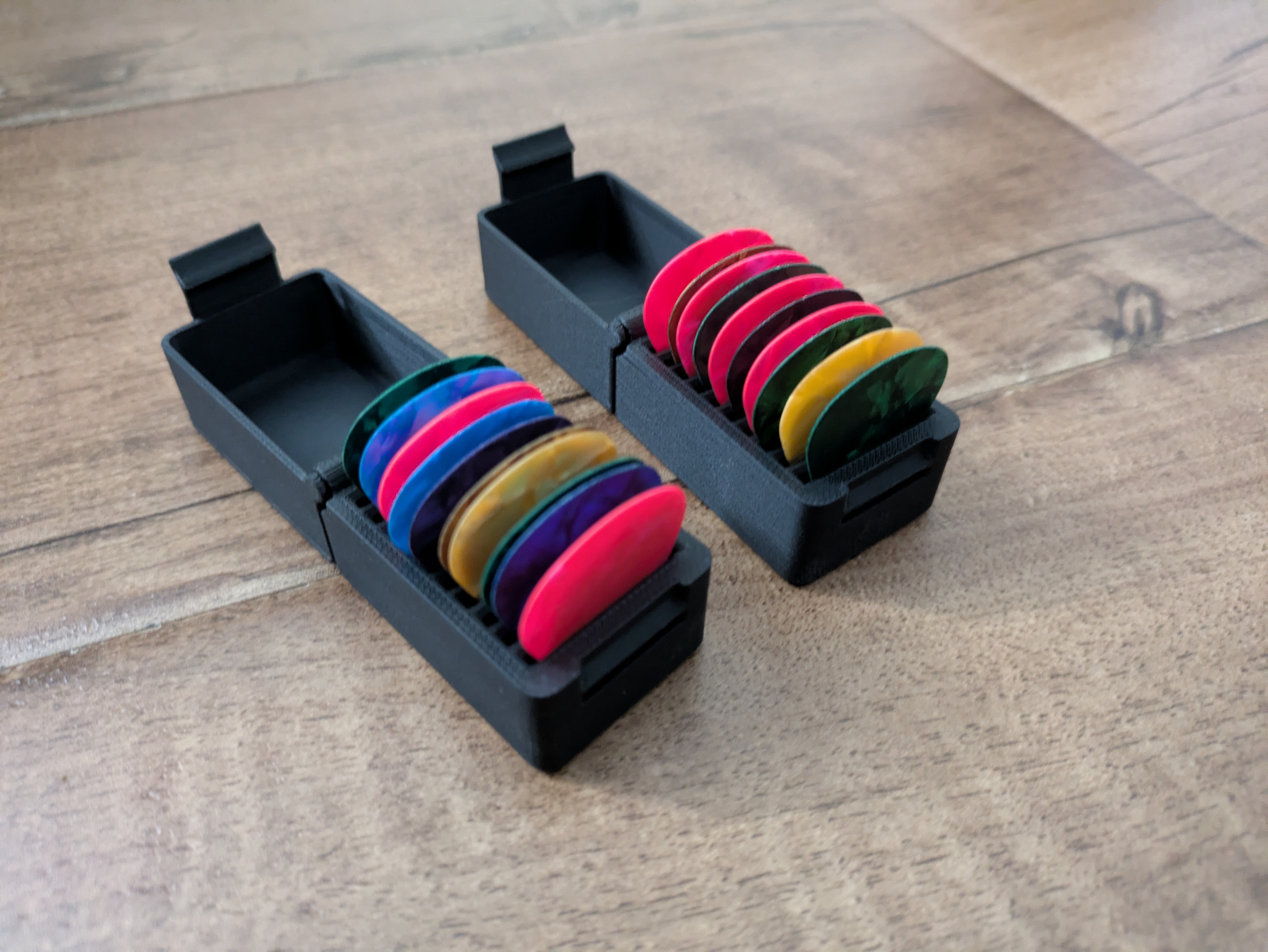 Guitar Pick Storage Box (case) with 5x3 magnet // Print-in-Place