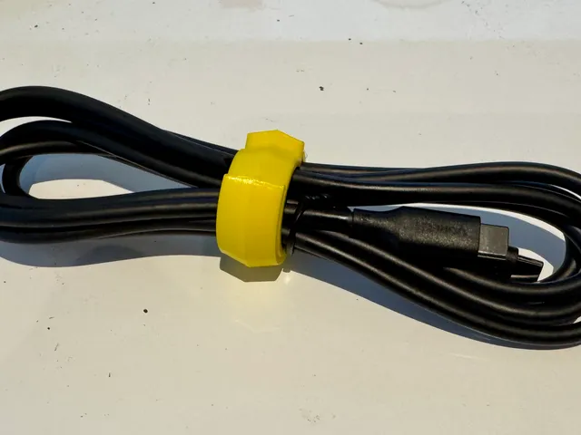Cable Organiser / Clip - Parametric Fusion 360