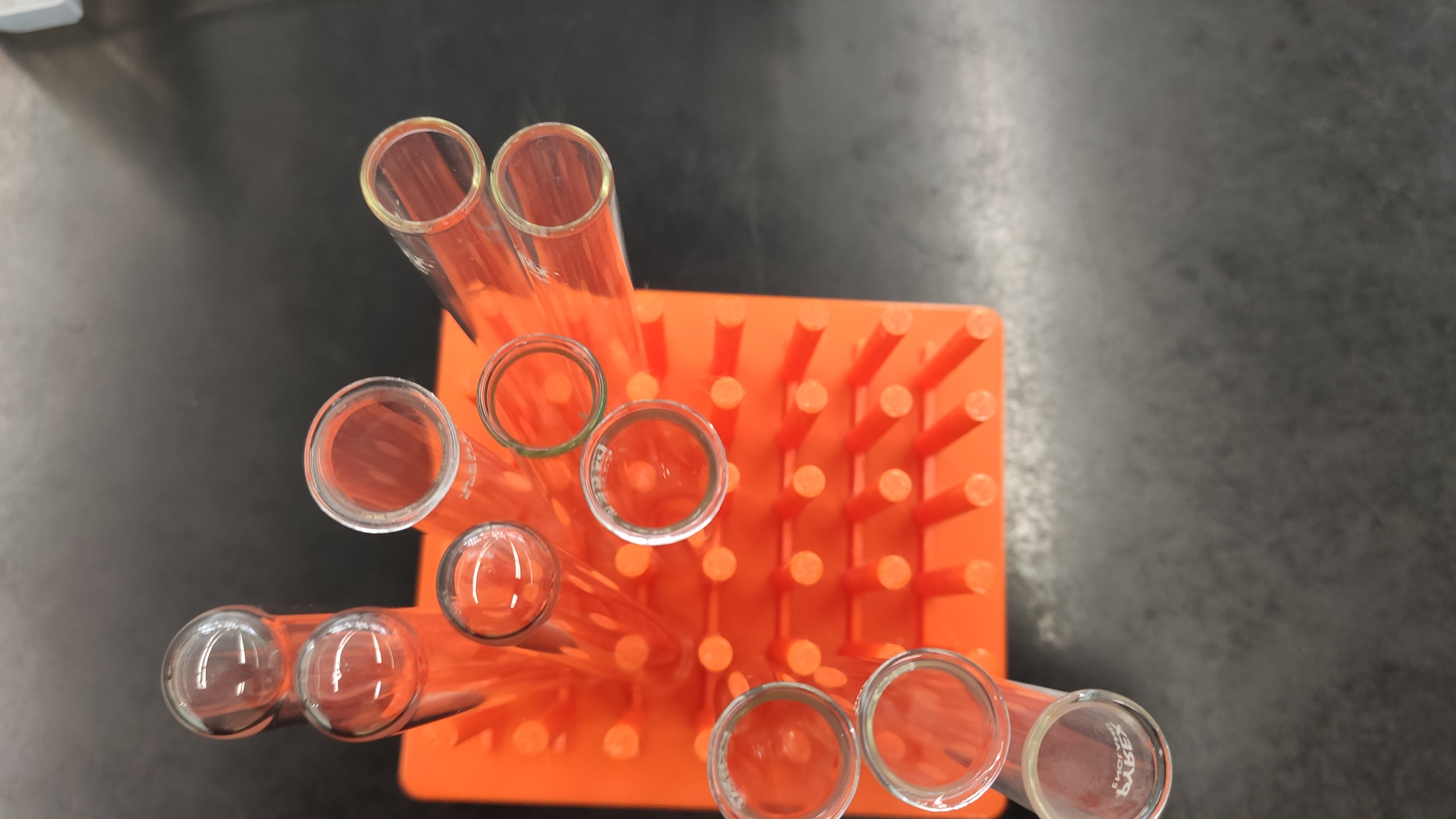 Miniatura 4 do modelo 3D Test tube peg rack (customizable)