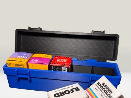 35 mm travel film case