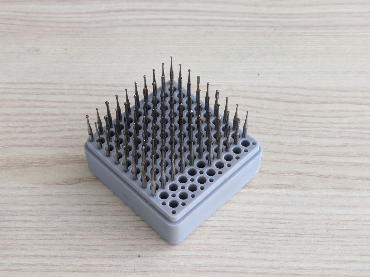 Box for dental drills