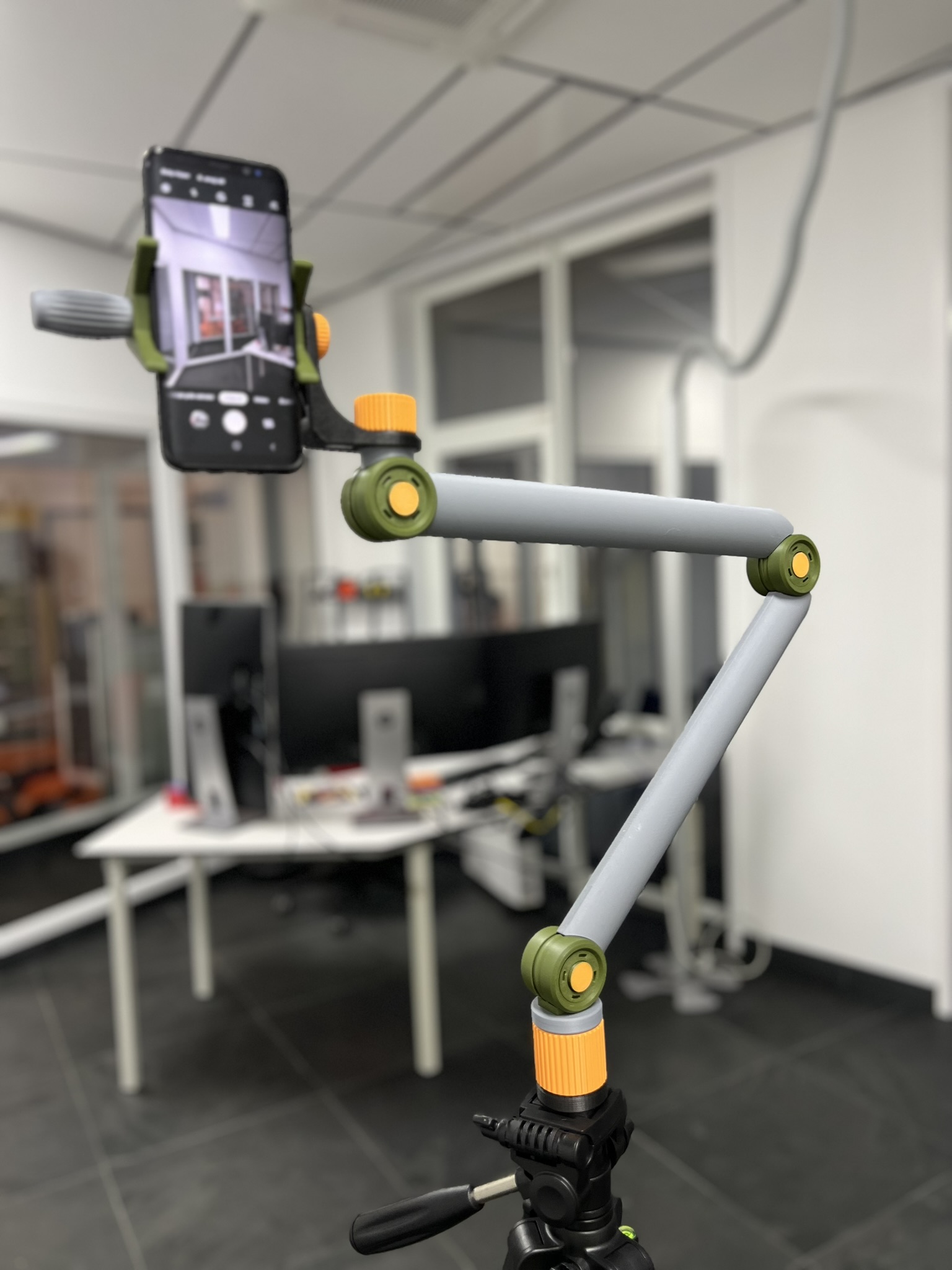 Articulated Arm 3D model thumbnail