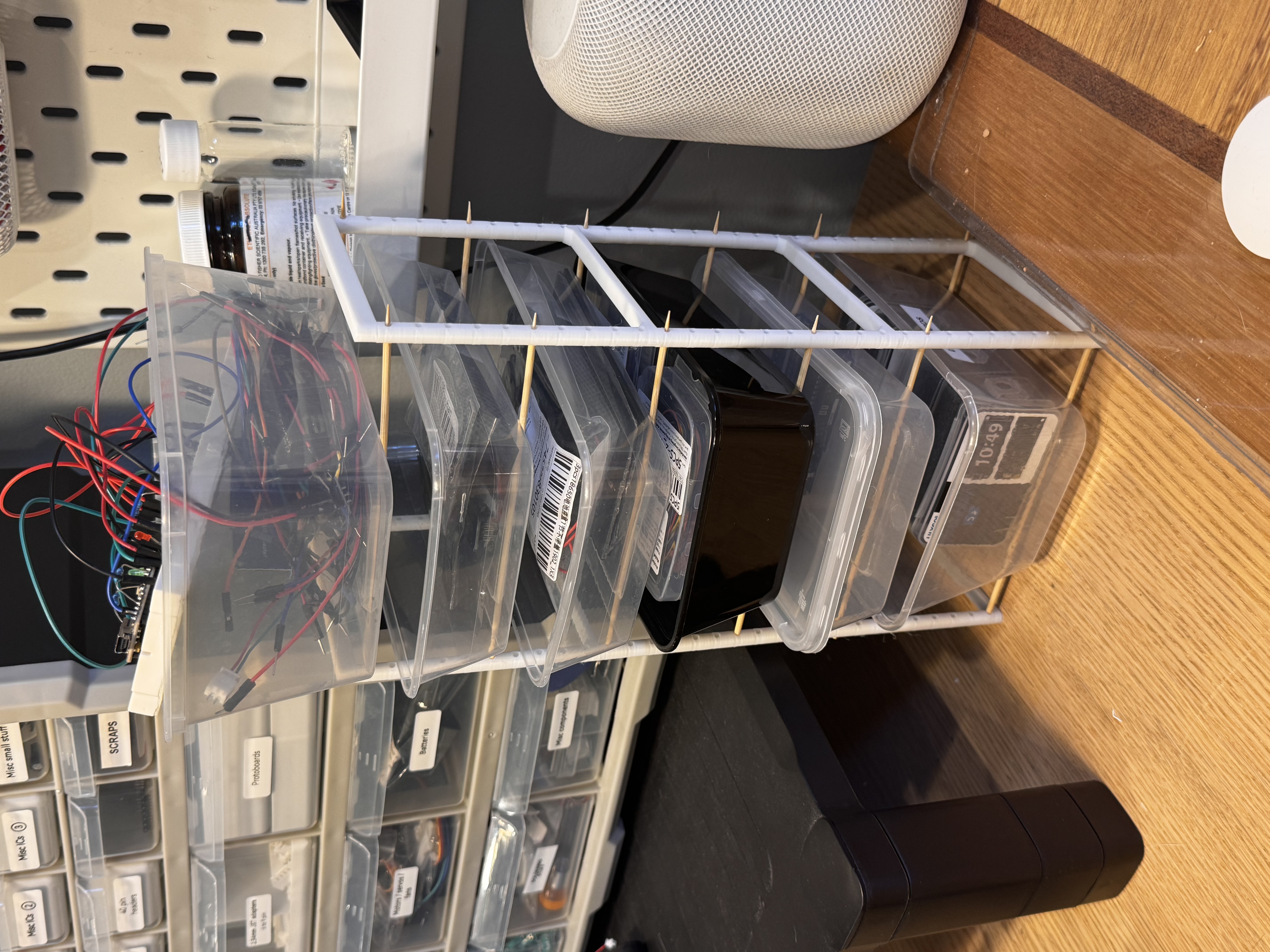 Stackable drawer skewer shelves for plastic takeaway boxes (low filament)